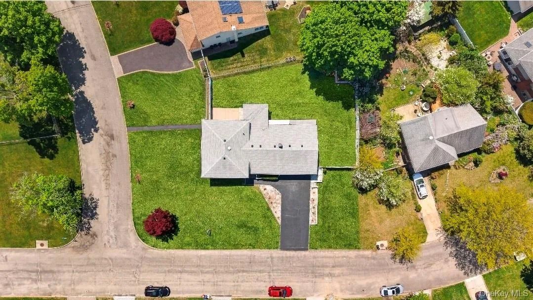 8 Whitebirch Lane, Smithtown, NY, 4 Bedrooms Bedrooms, 10 Rooms Rooms,2 BathroomsBathrooms,Residential,For Rent,Whitebirch,0,996494 8 Whitebirch Lane, Smithtown, NY, 4 Bedrooms Bedrooms, 10 Rooms Rooms,2 BathroomsBathrooms,Residential,For Rent,Whitebirch,0,996494