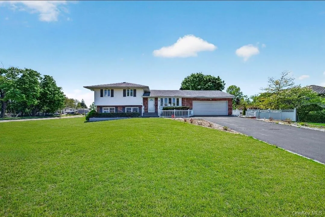 8 Whitebirch Lane, Smithtown, NY, 4 Bedrooms Bedrooms, 10 Rooms Rooms,2 BathroomsBathrooms,Residential,For Rent,Whitebirch,0,996494 8 Whitebirch Lane, Smithtown, NY, 4 Bedrooms Bedrooms, 10 Rooms Rooms,2 BathroomsBathrooms,Residential,For Rent,Whitebirch,0,996494