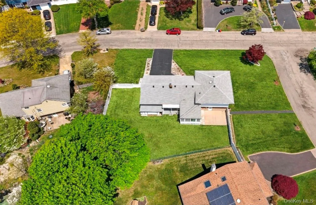 8 Whitebirch Lane, Smithtown, NY, 4 Bedrooms Bedrooms, 10 Rooms Rooms,2 BathroomsBathrooms,Residential,For Rent,Whitebirch,0,996494 8 Whitebirch Lane, Smithtown, NY, 4 Bedrooms Bedrooms, 10 Rooms Rooms,2 BathroomsBathrooms,Residential,For Rent,Whitebirch,0,996494