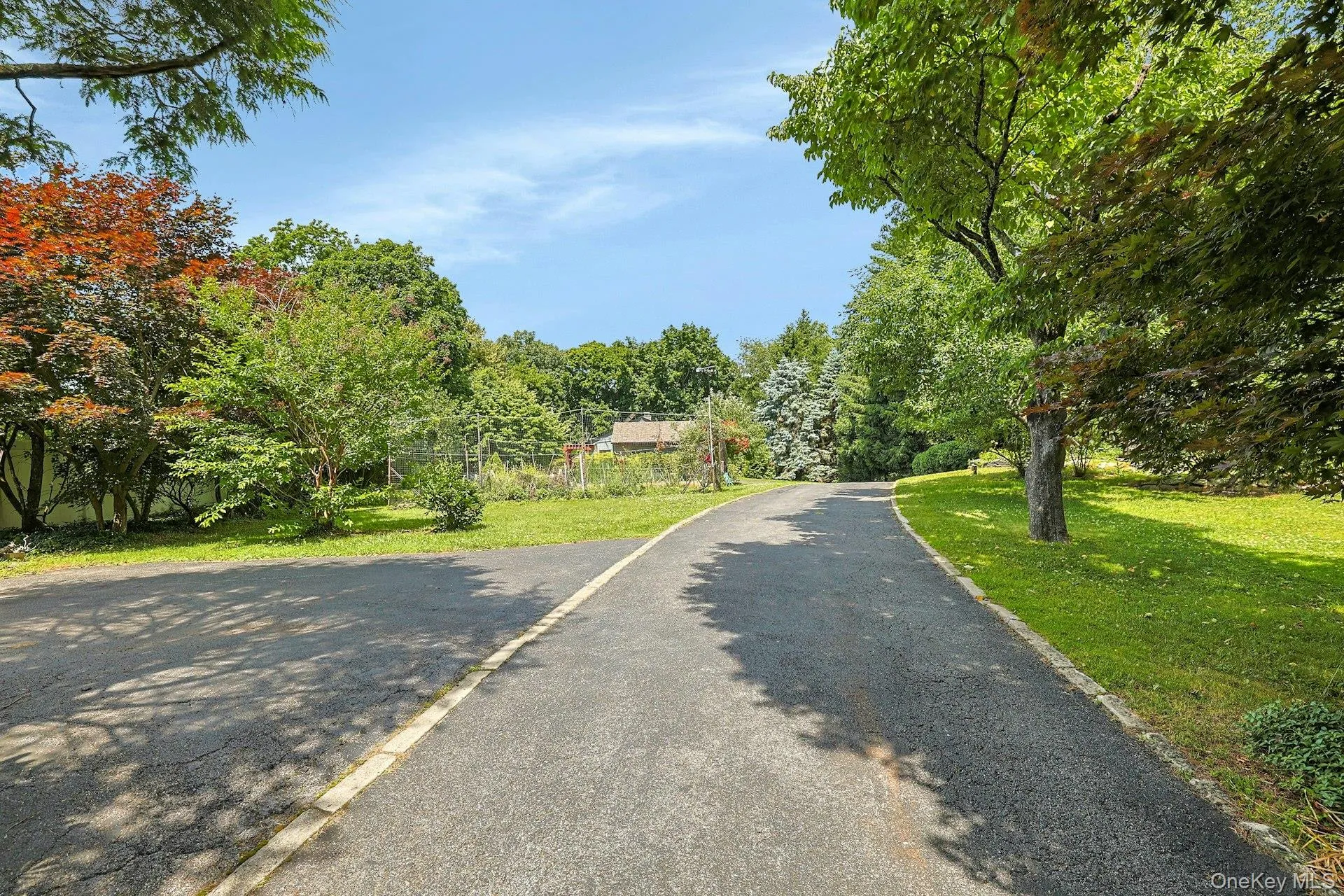 Long Private Driveway Long Private Driveway