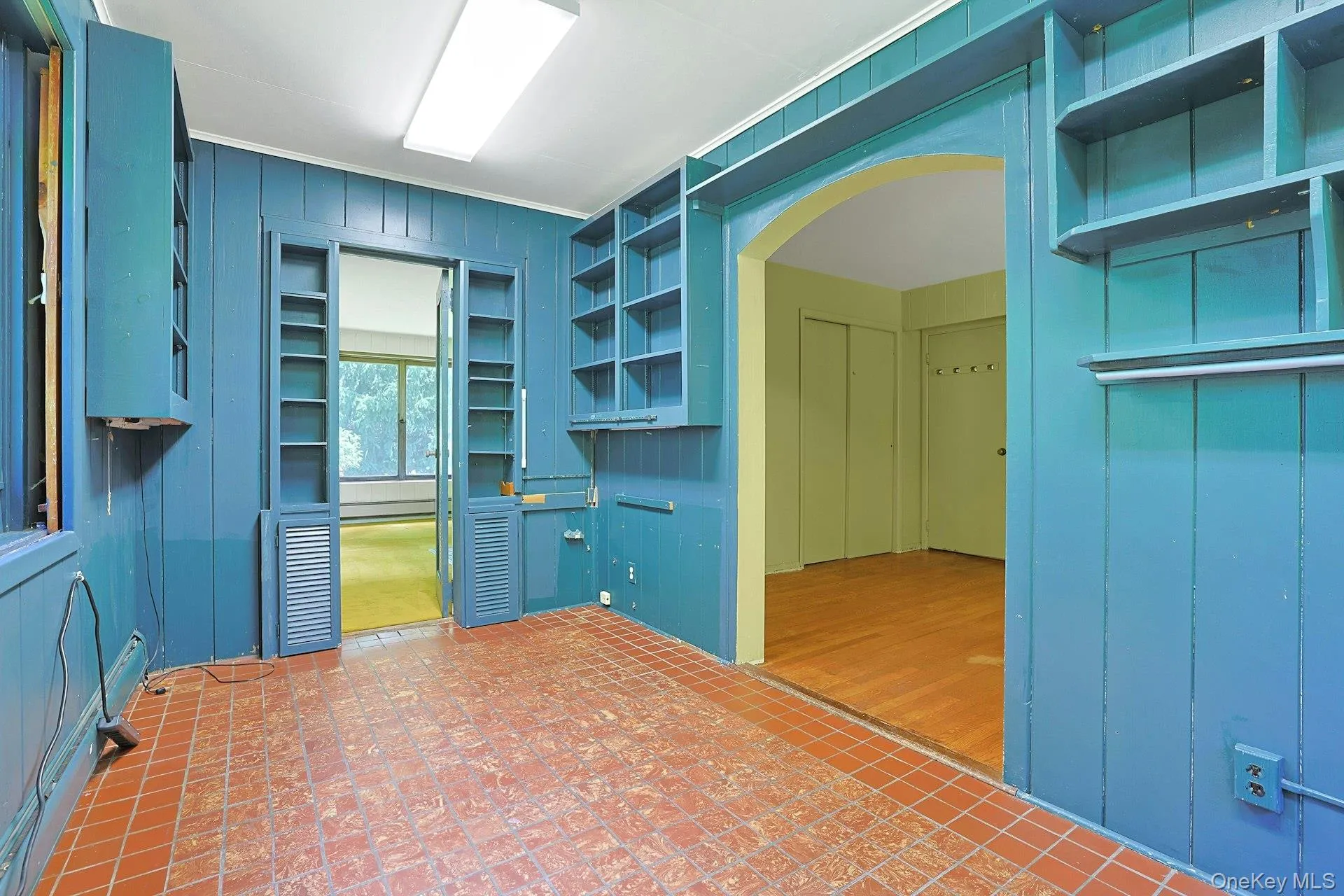 Lots of Built-Ins and Opening to Primary Bedroom Lots of Built-Ins and Opening to Primary Bedroom