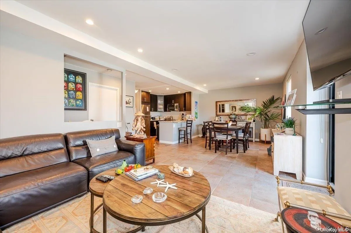 100 Broadway, Long Beach, NY, 2 Bedrooms Bedrooms, 5 Rooms Rooms,2 BathroomsBathrooms,Residential Lease,For Rent,Broadway,0,996522 100 Broadway, Long Beach, NY, 2 Bedrooms Bedrooms, 5 Rooms Rooms,2 BathroomsBathrooms,Residential Lease,For Rent,Broadway,0,996522