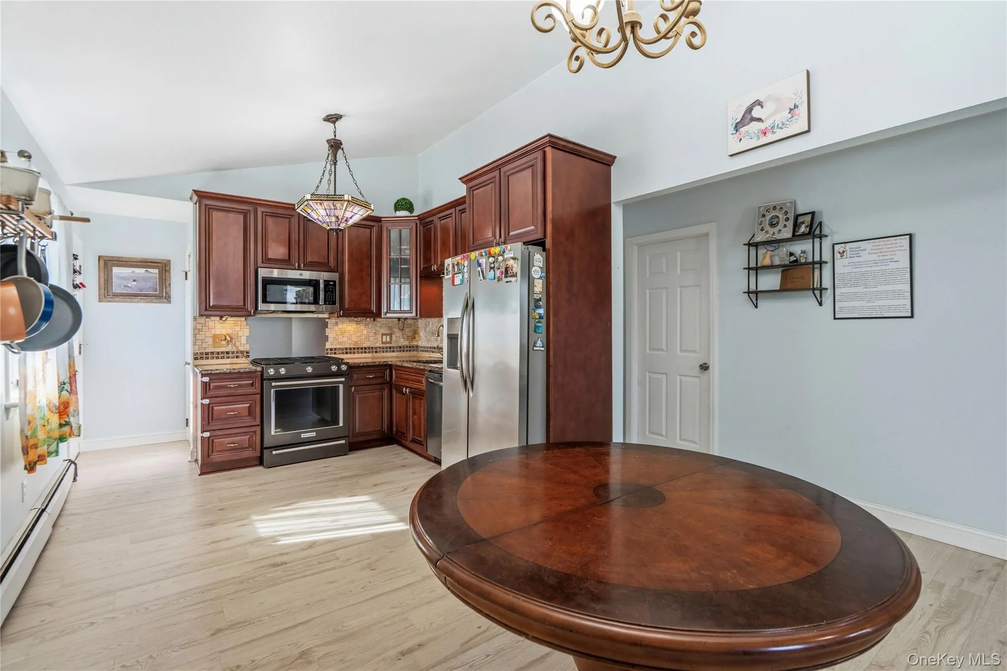 82 Robinwood Drive, Brookhaven, NY, 3 Bedrooms Bedrooms, 7 Rooms Rooms,1 BathroomBathrooms,Residential Sale,For Rent,Robinwood,0,996538 82 Robinwood Drive, Brookhaven, NY, 3 Bedrooms Bedrooms, 7 Rooms Rooms,1 BathroomBathrooms,Residential Sale,For Rent,Robinwood,0,996538