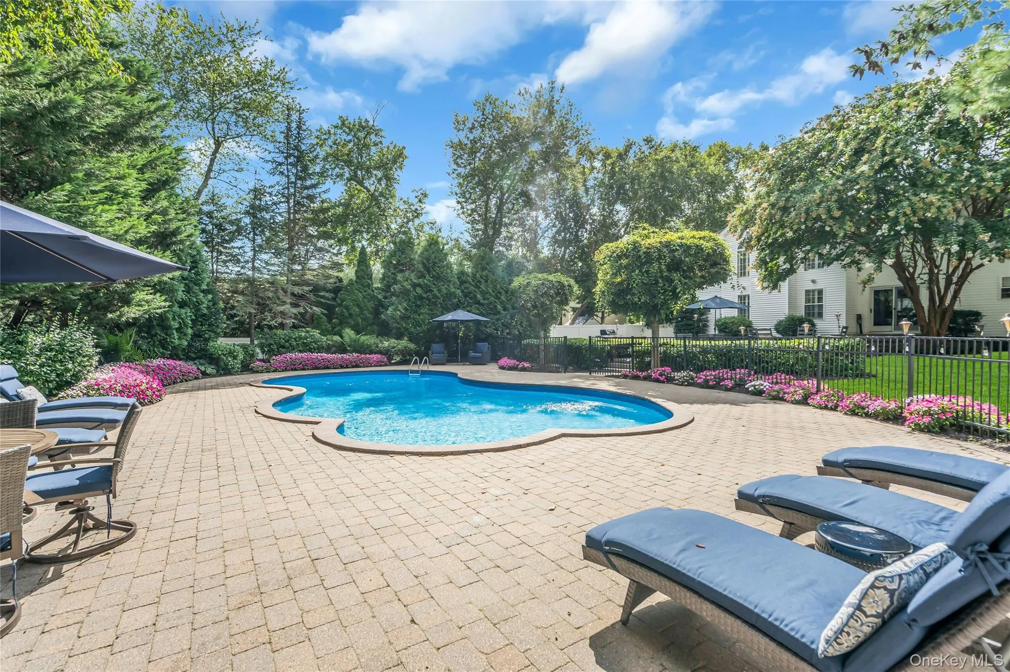 6 Magnolia Lane, Smithtown, NY, 4 Bedrooms Bedrooms, 8 Rooms Rooms,3 BathroomsBathrooms,Residential,For Rent,Magnolia,0,996544 6 Magnolia Lane, Smithtown, NY, 4 Bedrooms Bedrooms, 8 Rooms Rooms,3 BathroomsBathrooms,Residential,For Rent,Magnolia,0,996544