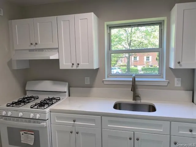260-18 75th Avenue, New York, NY, 2 Bedrooms Bedrooms, 4 Rooms Rooms,1 BathroomBathrooms,Residential,For Rent,75th,0,996546 260-18 75th Avenue, New York, NY, 2 Bedrooms Bedrooms, 4 Rooms Rooms,1 BathroomBathrooms,Residential,For Rent,75th,0,996546