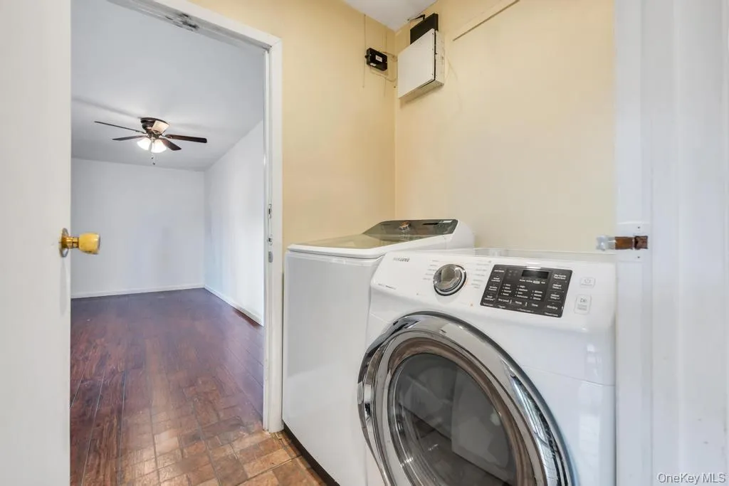 43 Hitching Post Lane, Glen Cove, NY, 6 Bedrooms Bedrooms, 12 Rooms Rooms,3 BathroomsBathrooms,Residential,For Rent,Hitching Post,0,996550 43 Hitching Post Lane, Glen Cove, NY, 6 Bedrooms Bedrooms, 12 Rooms Rooms,3 BathroomsBathrooms,Residential,For Rent,Hitching Post,0,996550