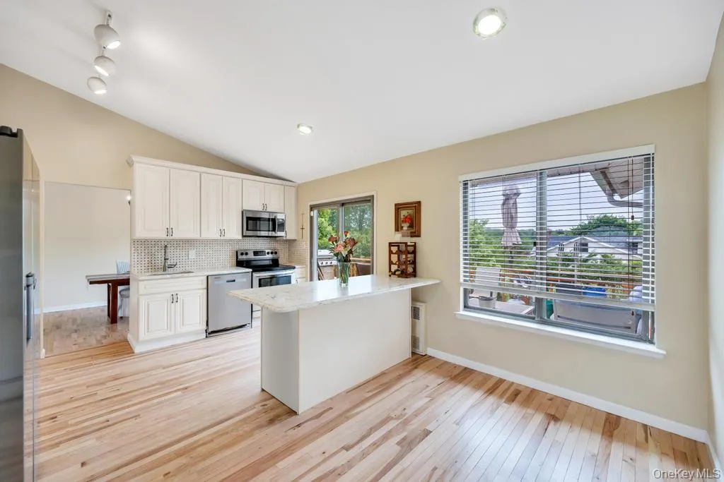 43 Hitching Post Lane, Glen Cove, NY, 6 Bedrooms Bedrooms, 12 Rooms Rooms,3 BathroomsBathrooms,Residential,For Rent,Hitching Post,0,996550 43 Hitching Post Lane, Glen Cove, NY, 6 Bedrooms Bedrooms, 12 Rooms Rooms,3 BathroomsBathrooms,Residential,For Rent,Hitching Post,0,996550