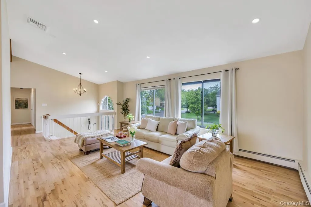 43 Hitching Post Lane, Glen Cove, NY, 6 Bedrooms Bedrooms, 12 Rooms Rooms,3 BathroomsBathrooms,Residential,For Rent,Hitching Post,0,996550 43 Hitching Post Lane, Glen Cove, NY, 6 Bedrooms Bedrooms, 12 Rooms Rooms,3 BathroomsBathrooms,Residential,For Rent,Hitching Post,0,996550