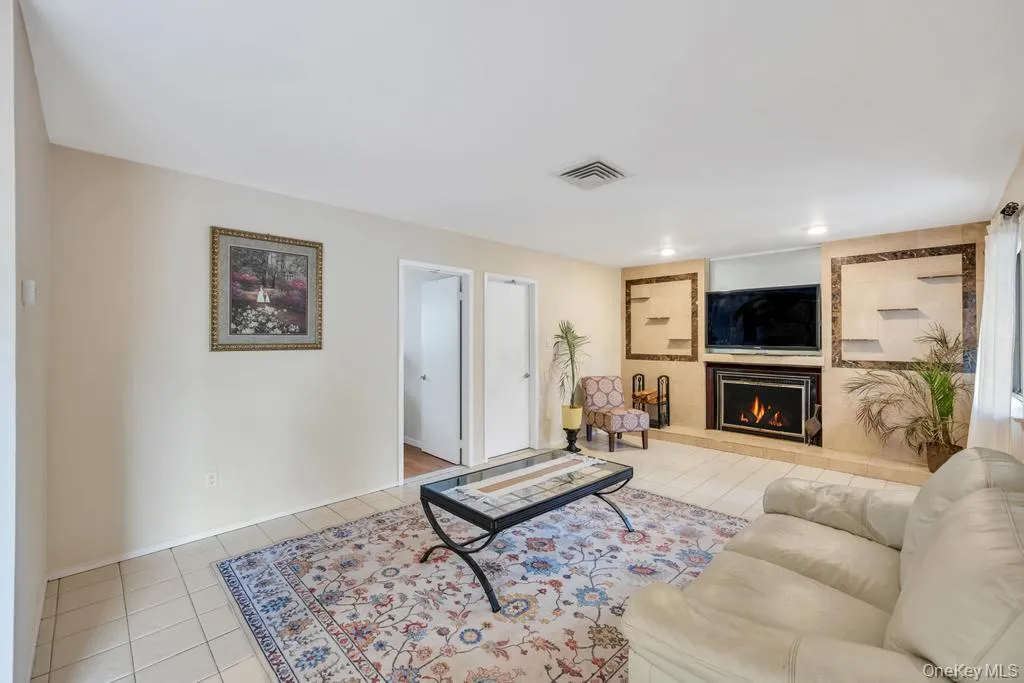 43 Hitching Post Lane, Glen Cove, NY, 6 Bedrooms Bedrooms, 12 Rooms Rooms,3 BathroomsBathrooms,Residential,For Rent,Hitching Post,0,996550 43 Hitching Post Lane, Glen Cove, NY, 6 Bedrooms Bedrooms, 12 Rooms Rooms,3 BathroomsBathrooms,Residential,For Rent,Hitching Post,0,996550