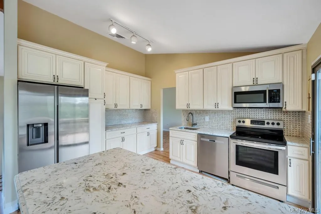 43 Hitching Post Lane, Glen Cove, NY, 6 Bedrooms Bedrooms, 12 Rooms Rooms,3 BathroomsBathrooms,Residential,For Rent,Hitching Post,0,996550 43 Hitching Post Lane, Glen Cove, NY, 6 Bedrooms Bedrooms, 12 Rooms Rooms,3 BathroomsBathrooms,Residential,For Rent,Hitching Post,0,996550
