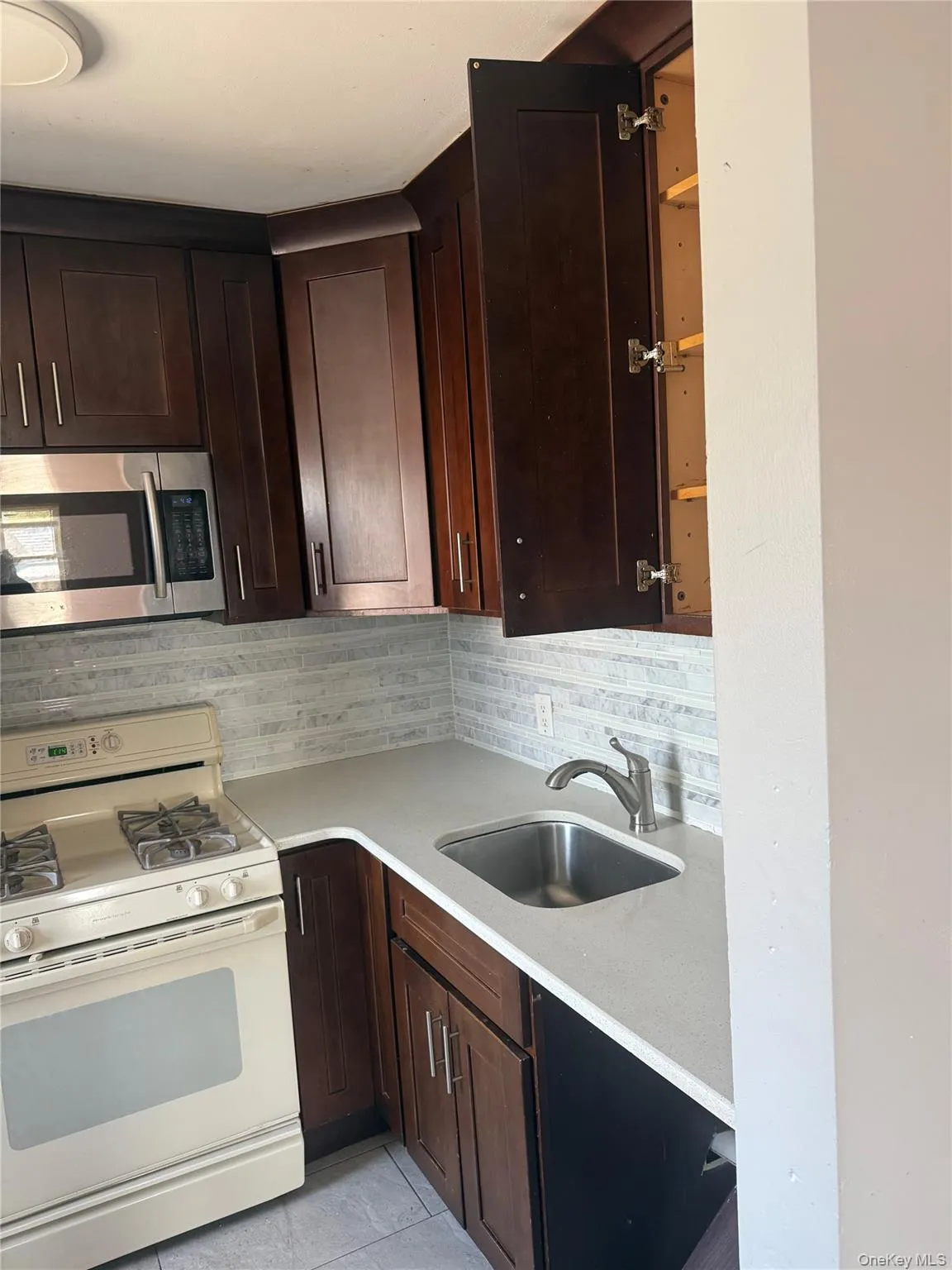 14019 183rd Street, New York, NY, 2 Bedrooms Bedrooms, 5 Rooms Rooms,1 BathroomBathrooms,Residential Lease,For Rent,183rd,0,996554 14019 183rd Street, New York, NY, 2 Bedrooms Bedrooms, 5 Rooms Rooms,1 BathroomBathrooms,Residential Lease,For Rent,183rd,0,996554