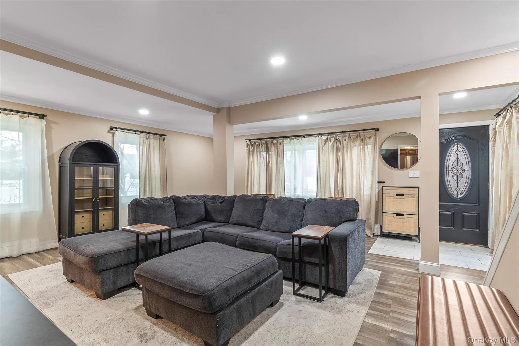 364 Broadway, Babylon, NY, 3 Bedrooms Bedrooms, 7 Rooms Rooms,2 BathroomsBathrooms,Residential,For Rent,Broadway,0,996562 364 Broadway, Babylon, NY, 3 Bedrooms Bedrooms, 7 Rooms Rooms,2 BathroomsBathrooms,Residential,For Rent,Broadway,0,996562