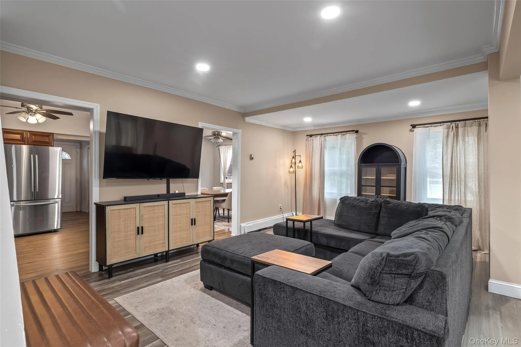 364 Broadway, Babylon, NY, 3 Bedrooms Bedrooms, 7 Rooms Rooms,2 BathroomsBathrooms,Residential,For Rent,Broadway,0,996562 364 Broadway, Babylon, NY, 3 Bedrooms Bedrooms, 7 Rooms Rooms,2 BathroomsBathrooms,Residential,For Rent,Broadway,0,996562