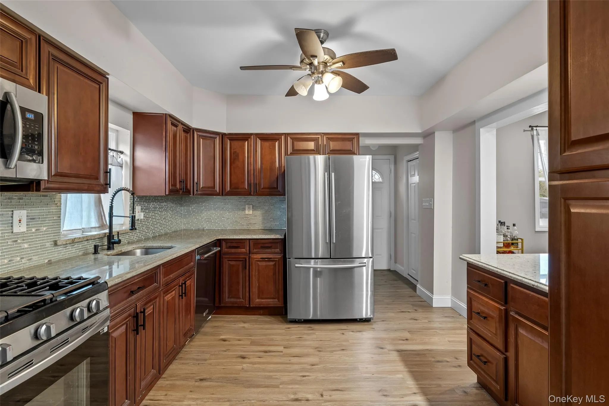 364 Broadway, Babylon, NY, 3 Bedrooms Bedrooms, 7 Rooms Rooms,2 BathroomsBathrooms,Residential,For Rent,Broadway,0,996562 364 Broadway, Babylon, NY, 3 Bedrooms Bedrooms, 7 Rooms Rooms,2 BathroomsBathrooms,Residential,For Rent,Broadway,0,996562
