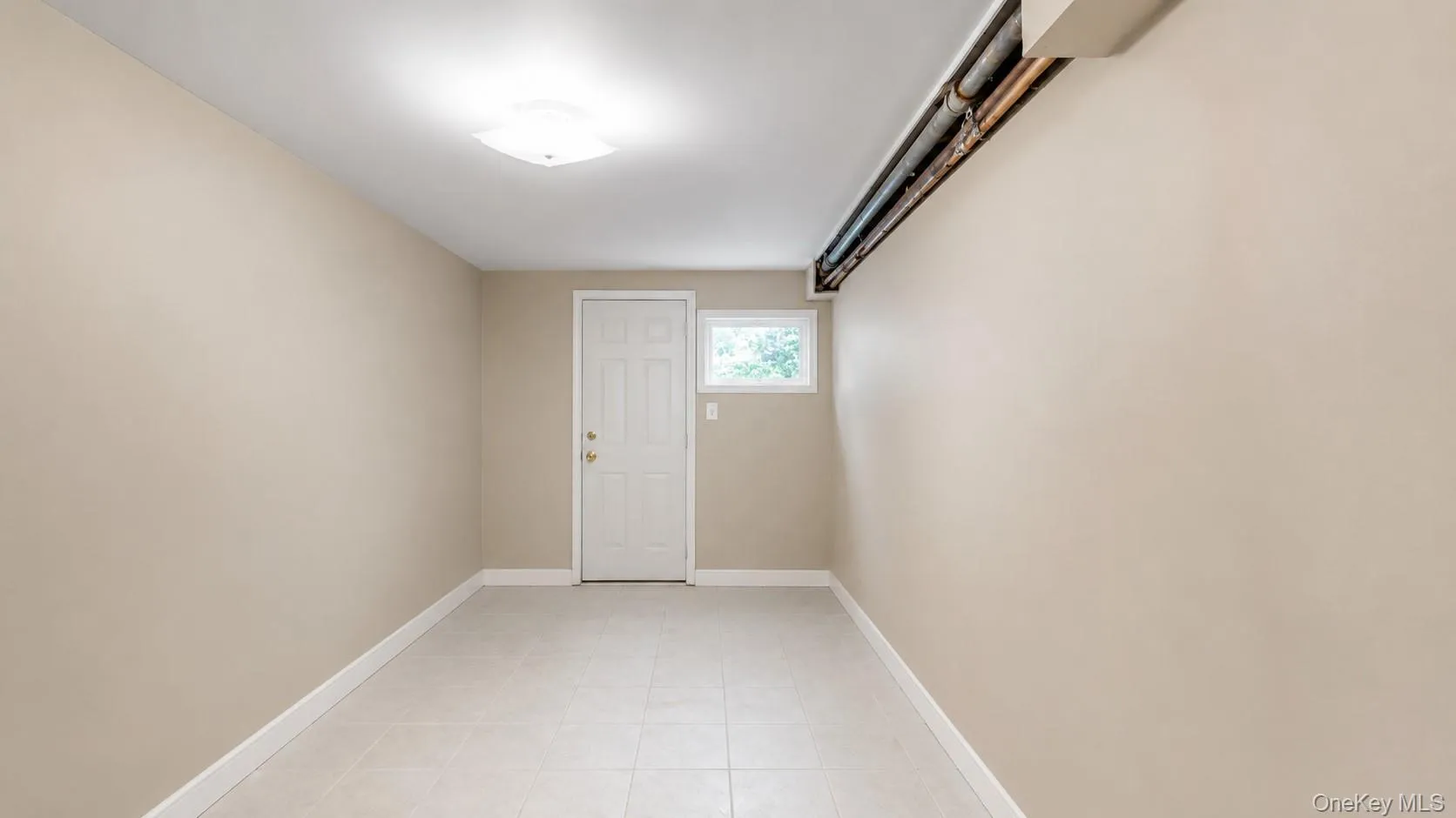 *virtual clearing* Rear entry basement. *virtual clearing* Rear entry basement.