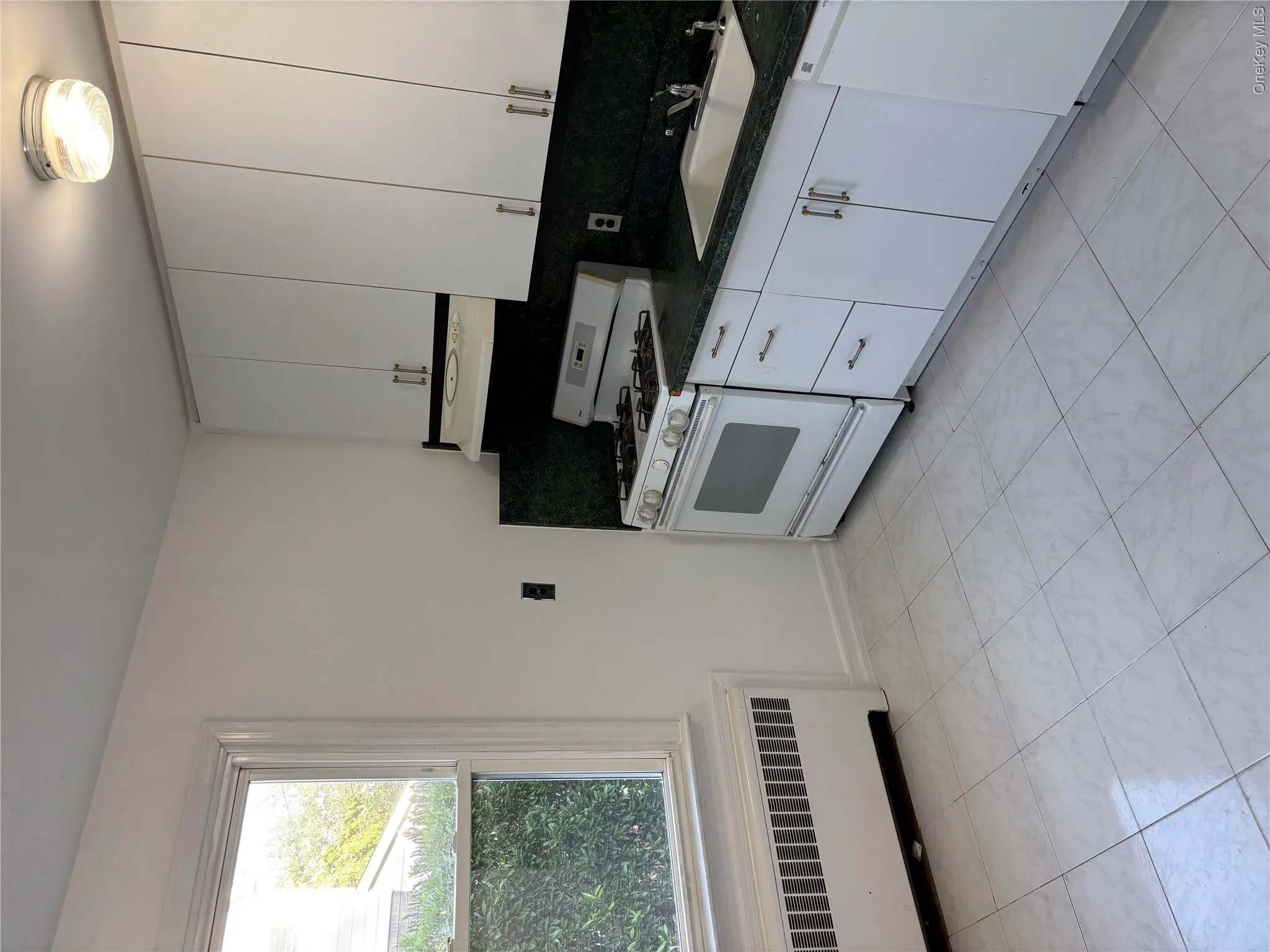 261 Schenck Avenue, North Hempstead, NY, 2 Bedrooms Bedrooms, 4 Rooms Rooms,1 BathroomBathrooms,Residential Lease,For Rent,Schenck,0,996593 261 Schenck Avenue, North Hempstead, NY, 2 Bedrooms Bedrooms, 4 Rooms Rooms,1 BathroomBathrooms,Residential Lease,For Rent,Schenck,0,996593