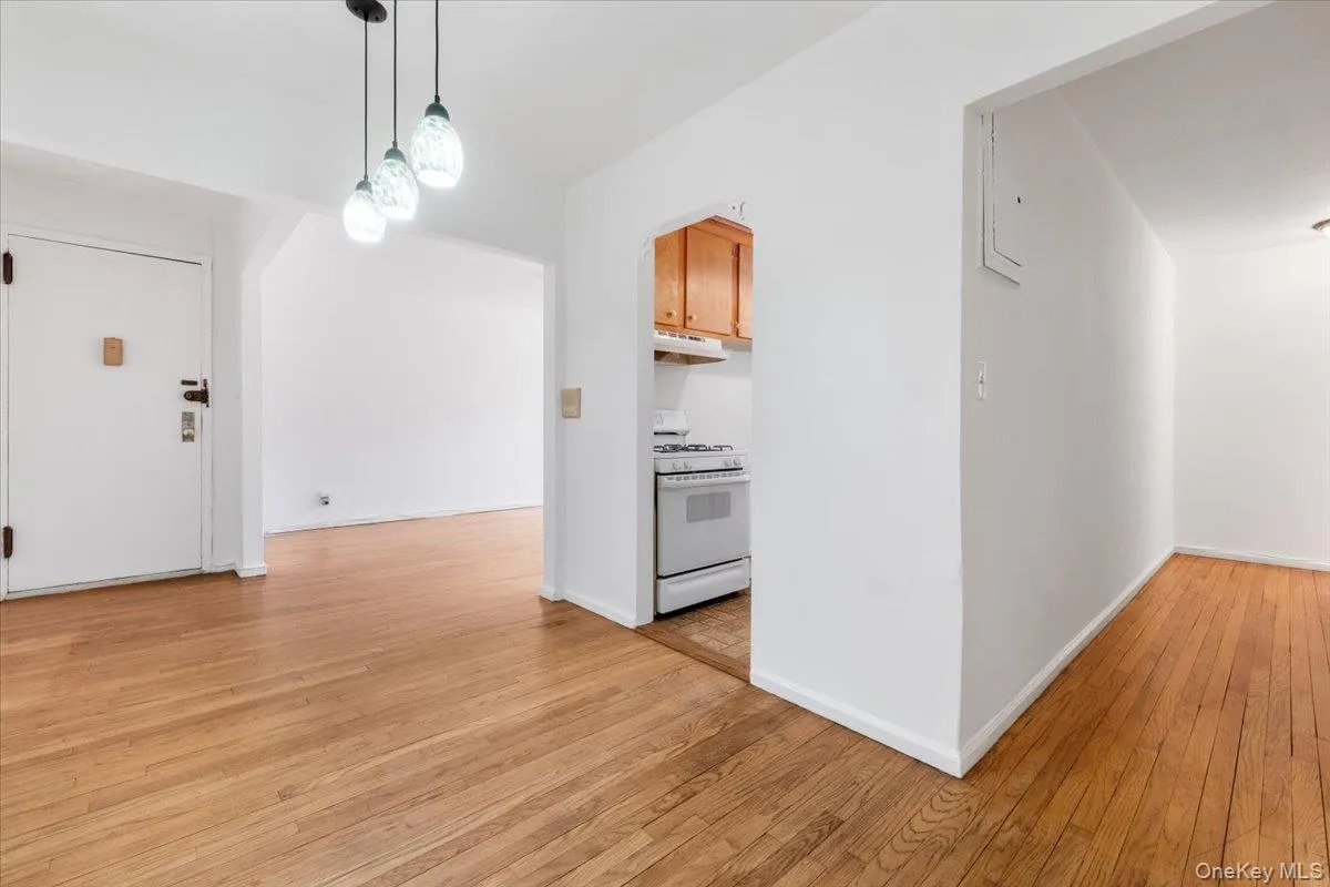 708 Palmer Court, Mamaroneck, NY, 2 Bedrooms Bedrooms, 4 Rooms Rooms,1 BathroomBathrooms,Residential Sale,For Rent,Palmer,0,996598 708 Palmer Court, Mamaroneck, NY, 2 Bedrooms Bedrooms, 4 Rooms Rooms,1 BathroomBathrooms,Residential Sale,For Rent,Palmer,0,996598