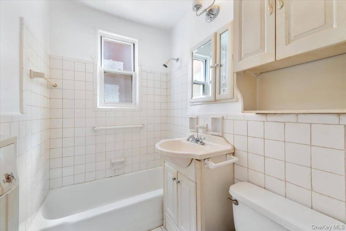 708 Palmer Court, Mamaroneck, NY, 2 Bedrooms Bedrooms, 4 Rooms Rooms,1 BathroomBathrooms,Residential Sale,For Rent,Palmer,0,996598 708 Palmer Court, Mamaroneck, NY, 2 Bedrooms Bedrooms, 4 Rooms Rooms,1 BathroomBathrooms,Residential Sale,For Rent,Palmer,0,996598