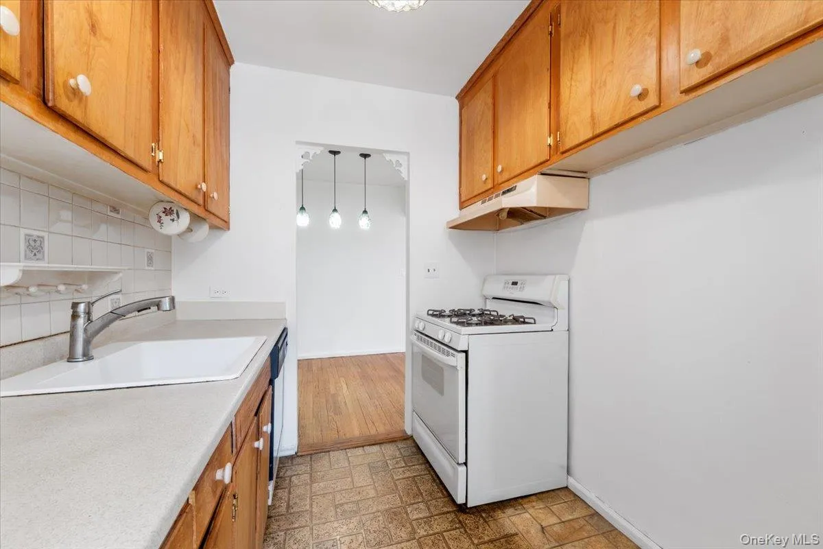 708 Palmer Court, Mamaroneck, NY, 2 Bedrooms Bedrooms, 4 Rooms Rooms,1 BathroomBathrooms,Residential Sale,For Rent,Palmer,0,996598 708 Palmer Court, Mamaroneck, NY, 2 Bedrooms Bedrooms, 4 Rooms Rooms,1 BathroomBathrooms,Residential Sale,For Rent,Palmer,0,996598