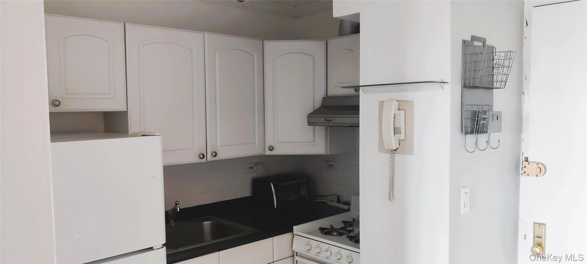 152-18 Union Turnpike, New York, NY, 2 Rooms Rooms,1 BathroomBathrooms,Residential Lease,For Rent,Union,0,996604 152-18 Union Turnpike, New York, NY, 2 Rooms Rooms,1 BathroomBathrooms,Residential Lease,For Rent,Union,0,996604