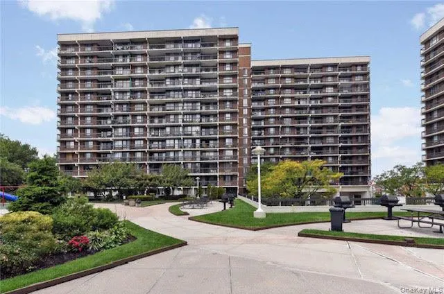 152-18 Union Turnpike, New York, NY, 2 Rooms Rooms,1 BathroomBathrooms,Residential Lease,For Rent,Union,0,996604 152-18 Union Turnpike, New York, NY, 2 Rooms Rooms,1 BathroomBathrooms,Residential Lease,For Rent,Union,0,996604