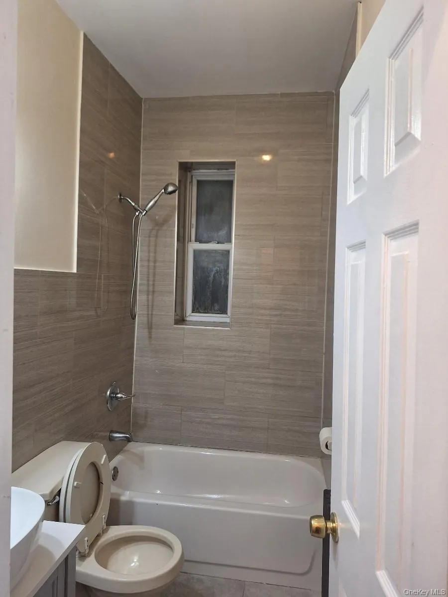768 Hendrix Street, New York, NY, 2 Bedrooms Bedrooms, 5 Rooms Rooms,1 BathroomBathrooms,Residential Lease,For Rent,Hendrix,0,996606 768 Hendrix Street, New York, NY, 2 Bedrooms Bedrooms, 5 Rooms Rooms,1 BathroomBathrooms,Residential Lease,For Rent,Hendrix,0,996606