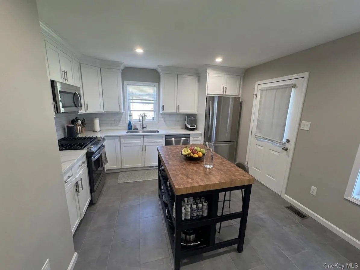 526 Fourth Avenue, Pelham, NY, 3 Bedrooms Bedrooms, 10 Rooms Rooms,2 BathroomsBathrooms,Residential Lease,For Rent,Fourth,0,996614 526 Fourth Avenue, Pelham, NY, 3 Bedrooms Bedrooms, 10 Rooms Rooms,2 BathroomsBathrooms,Residential Lease,For Rent,Fourth,0,996614
