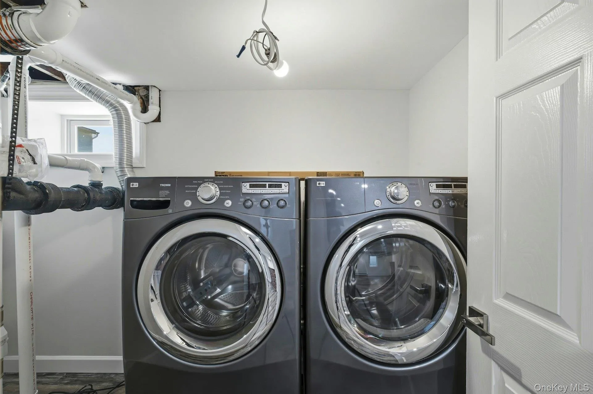 21 Robbins Street, Babylon, NY, 3 Bedrooms Bedrooms, 5 Rooms Rooms,2 BathroomsBathrooms,Residential,For Rent,Robbins,0,996633 21 Robbins Street, Babylon, NY, 3 Bedrooms Bedrooms, 5 Rooms Rooms,2 BathroomsBathrooms,Residential,For Rent,Robbins,0,996633