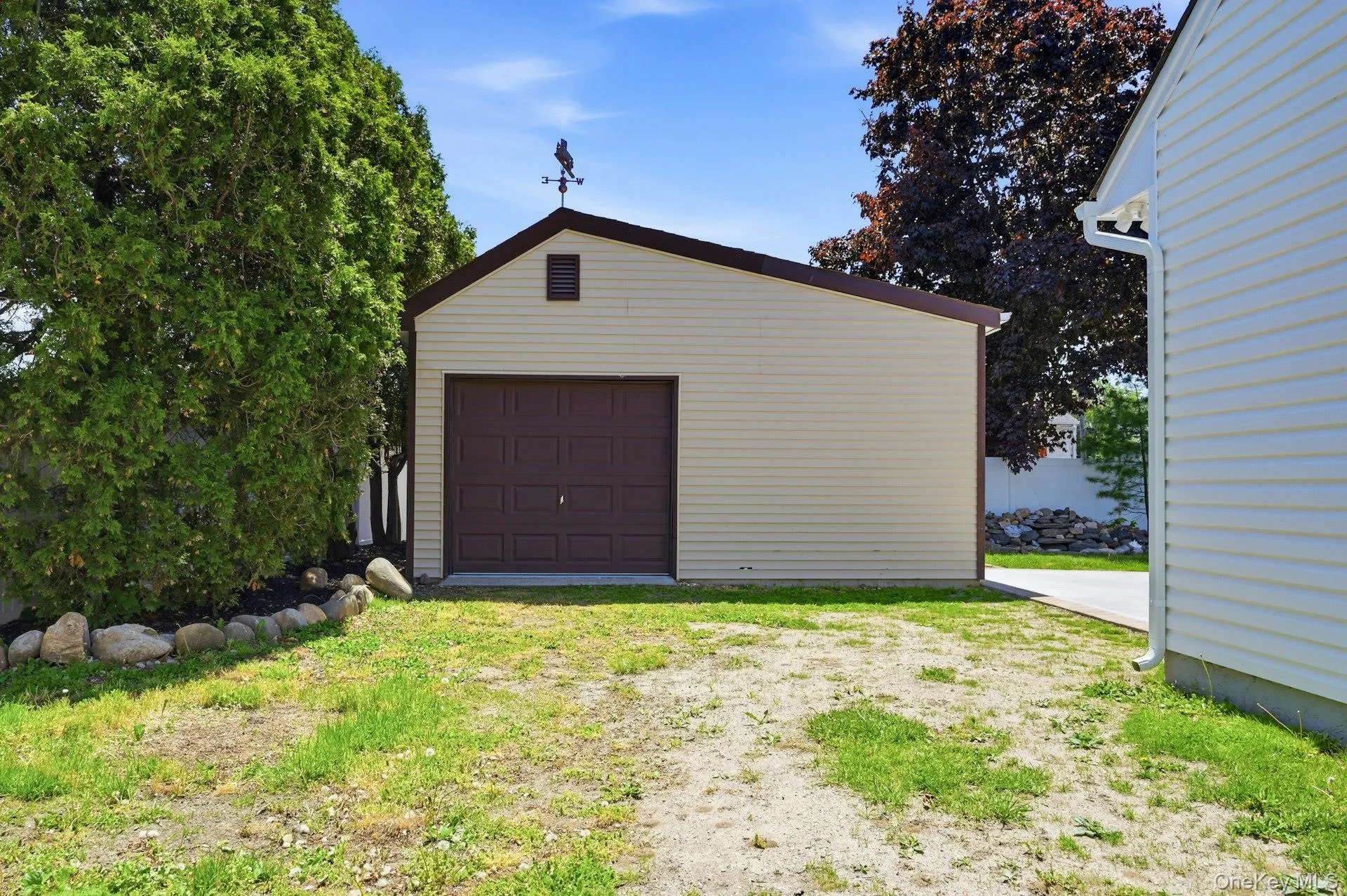 21 Robbins Street, Babylon, NY, 3 Bedrooms Bedrooms, 5 Rooms Rooms,2 BathroomsBathrooms,Residential,For Rent,Robbins,0,996633 21 Robbins Street, Babylon, NY, 3 Bedrooms Bedrooms, 5 Rooms Rooms,2 BathroomsBathrooms,Residential,For Rent,Robbins,0,996633