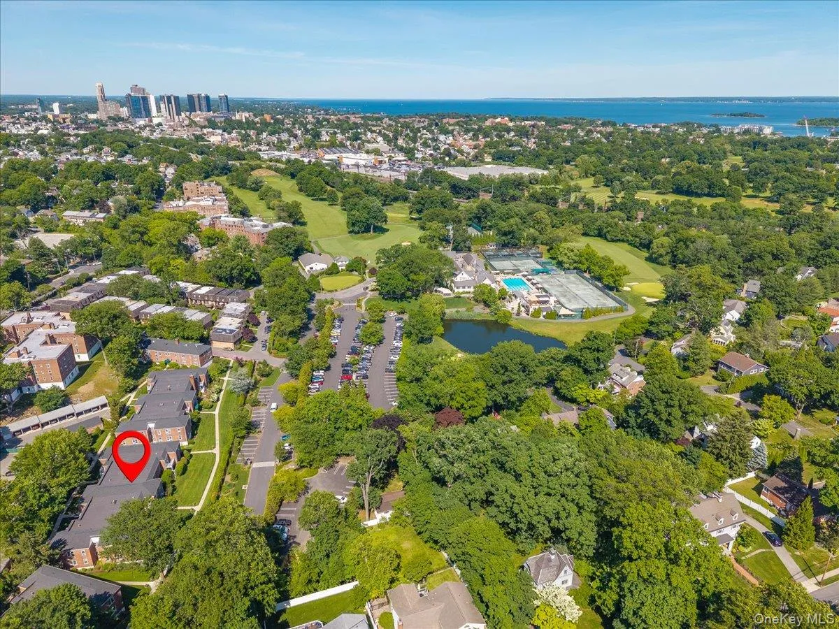 Caroline Gardens is adjacent to the beautiful Pelham Country Club Caroline Gardens is adjacent to the beautiful Pelham Country Club