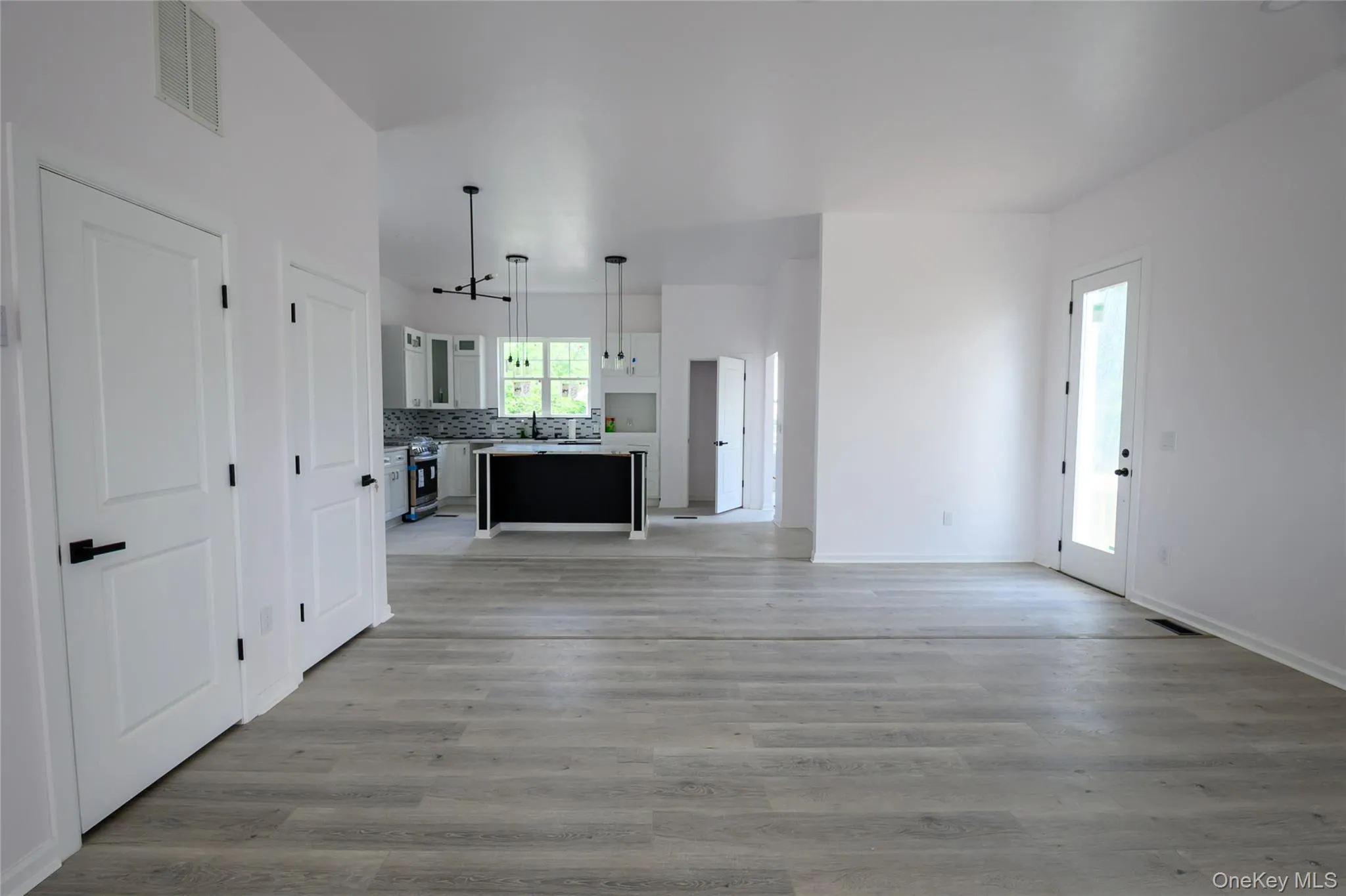 Open Floor plan Living Room / Dining Area / Kitchen Open Floor plan Living Room / Dining Area / Kitchen