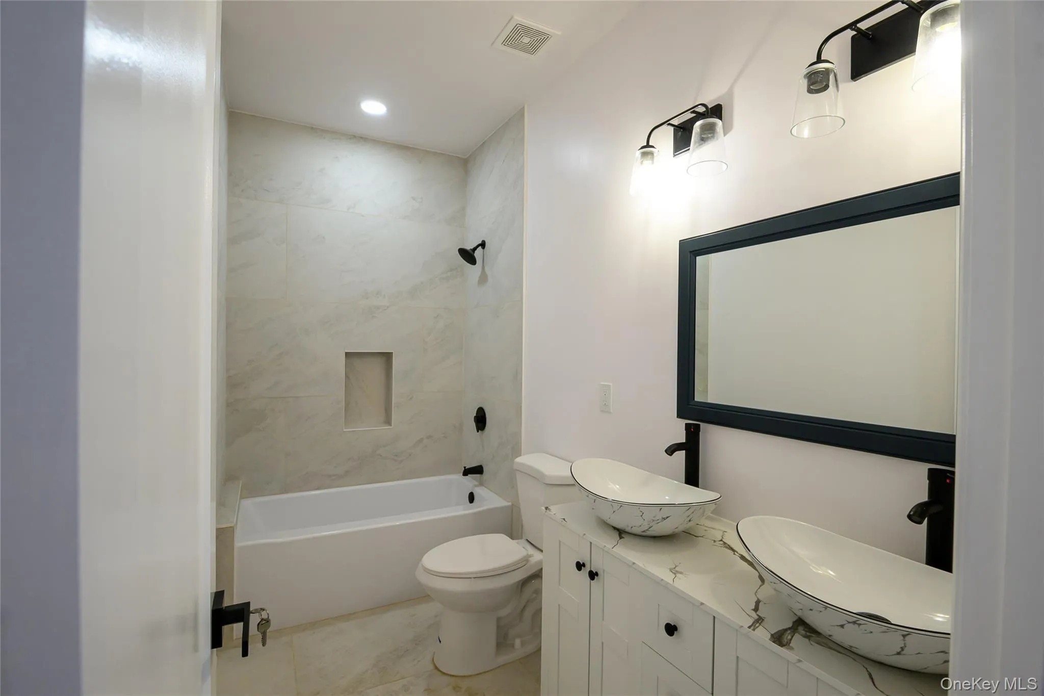 Second floor full bath Second floor full bath