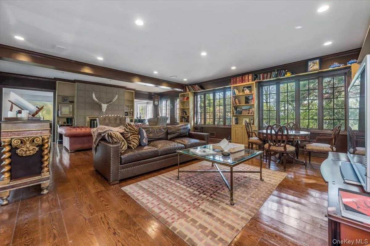 126 Station Road, North Hempstead, NY, 5 Bedrooms Bedrooms, 11 Rooms Rooms,4 BathroomsBathrooms,Residential,For Rent,Station,0,996679 126 Station Road, North Hempstead, NY, 5 Bedrooms Bedrooms, 11 Rooms Rooms,4 BathroomsBathrooms,Residential,For Rent,Station,0,996679