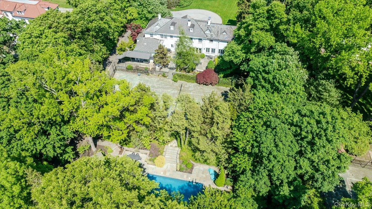 126 Station Road, North Hempstead, NY, 5 Bedrooms Bedrooms, 11 Rooms Rooms,4 BathroomsBathrooms,Residential,For Rent,Station,0,996679 126 Station Road, North Hempstead, NY, 5 Bedrooms Bedrooms, 11 Rooms Rooms,4 BathroomsBathrooms,Residential,For Rent,Station,0,996679