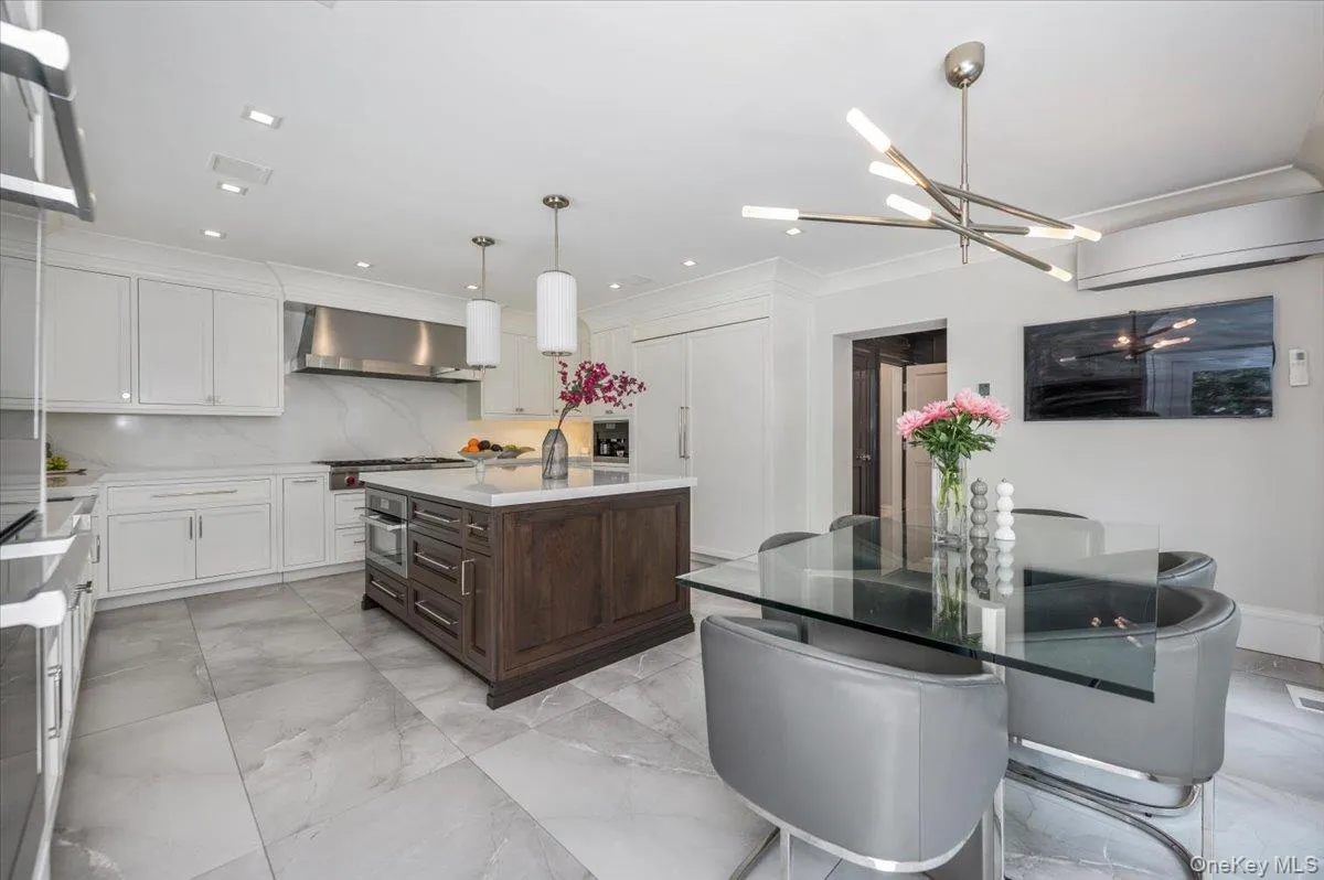 126 Station Road, North Hempstead, NY, 5 Bedrooms Bedrooms, 11 Rooms Rooms,4 BathroomsBathrooms,Residential,For Rent,Station,0,996679 126 Station Road, North Hempstead, NY, 5 Bedrooms Bedrooms, 11 Rooms Rooms,4 BathroomsBathrooms,Residential,For Rent,Station,0,996679