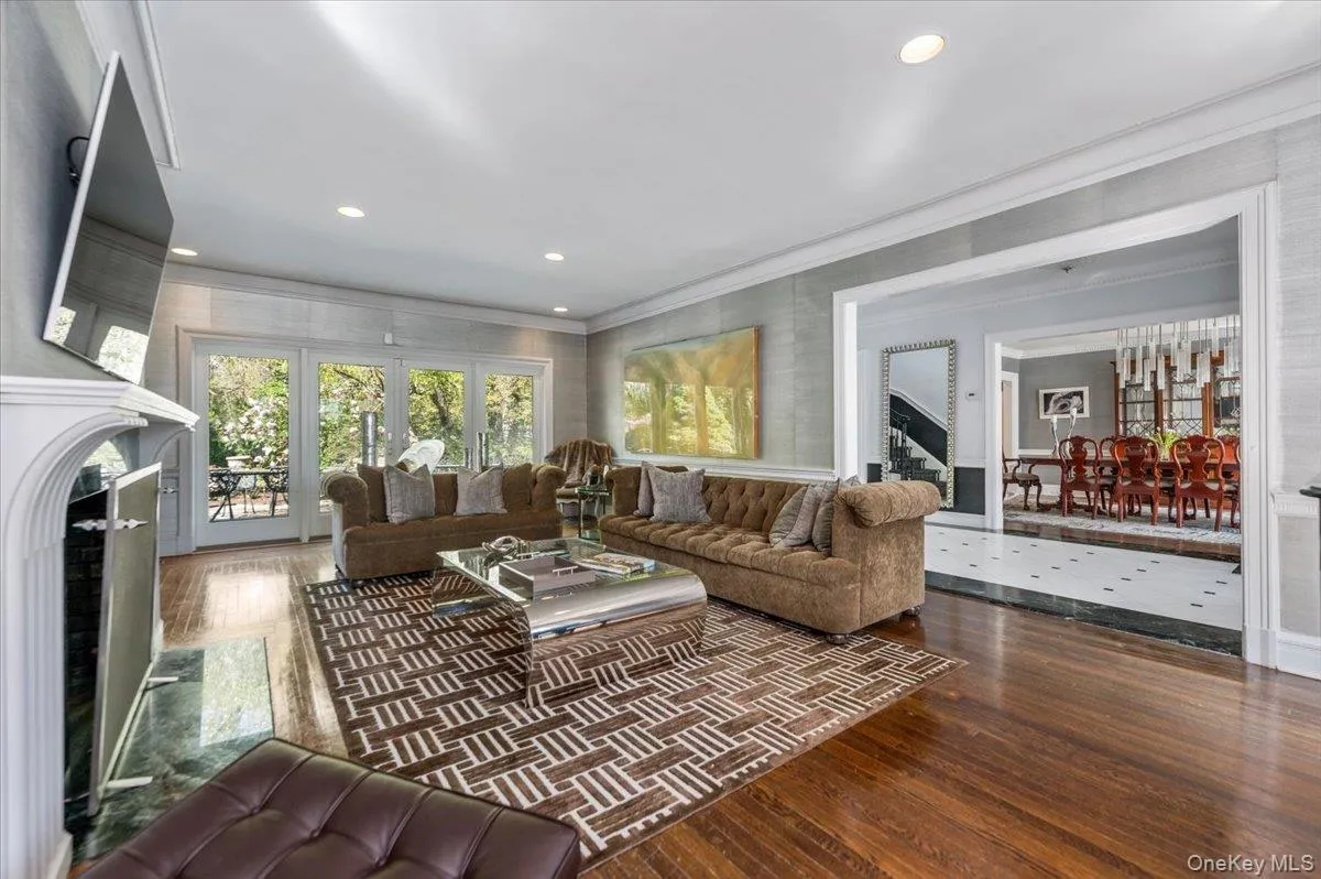126 Station Road, North Hempstead, NY, 5 Bedrooms Bedrooms, 11 Rooms Rooms,4 BathroomsBathrooms,Residential,For Rent,Station,0,996679 126 Station Road, North Hempstead, NY, 5 Bedrooms Bedrooms, 11 Rooms Rooms,4 BathroomsBathrooms,Residential,For Rent,Station,0,996679