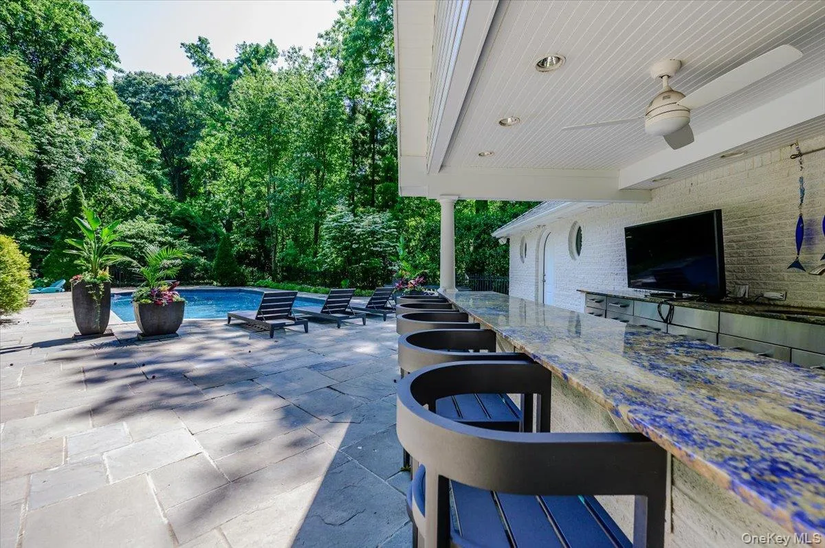 126 Station Road, North Hempstead, NY, 5 Bedrooms Bedrooms, 11 Rooms Rooms,4 BathroomsBathrooms,Residential,For Rent,Station,0,996679 126 Station Road, North Hempstead, NY, 5 Bedrooms Bedrooms, 11 Rooms Rooms,4 BathroomsBathrooms,Residential,For Rent,Station,0,996679
