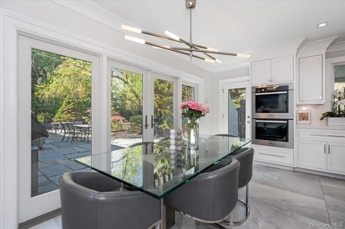 126 Station Road, North Hempstead, NY, 5 Bedrooms Bedrooms, 11 Rooms Rooms,4 BathroomsBathrooms,Residential,For Rent,Station,0,996679 126 Station Road, North Hempstead, NY, 5 Bedrooms Bedrooms, 11 Rooms Rooms,4 BathroomsBathrooms,Residential,For Rent,Station,0,996679