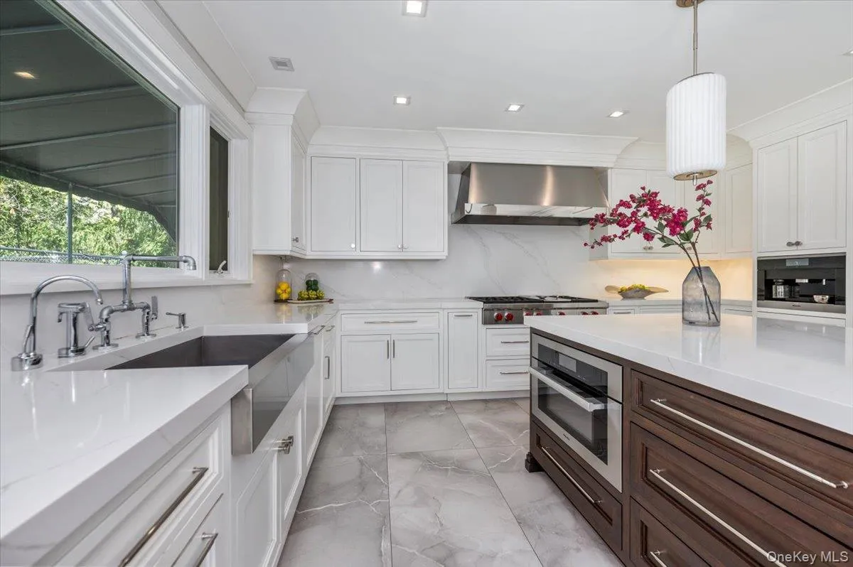126 Station Road, North Hempstead, NY, 5 Bedrooms Bedrooms, 11 Rooms Rooms,4 BathroomsBathrooms,Residential,For Rent,Station,0,996679 126 Station Road, North Hempstead, NY, 5 Bedrooms Bedrooms, 11 Rooms Rooms,4 BathroomsBathrooms,Residential,For Rent,Station,0,996679