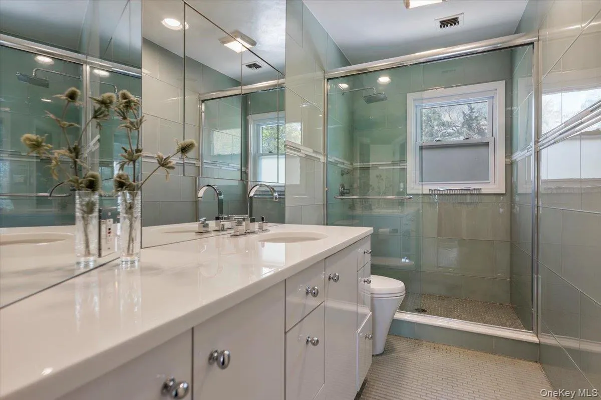 126 Station Road, North Hempstead, NY, 5 Bedrooms Bedrooms, 11 Rooms Rooms,4 BathroomsBathrooms,Residential,For Rent,Station,0,996679 126 Station Road, North Hempstead, NY, 5 Bedrooms Bedrooms, 11 Rooms Rooms,4 BathroomsBathrooms,Residential,For Rent,Station,0,996679