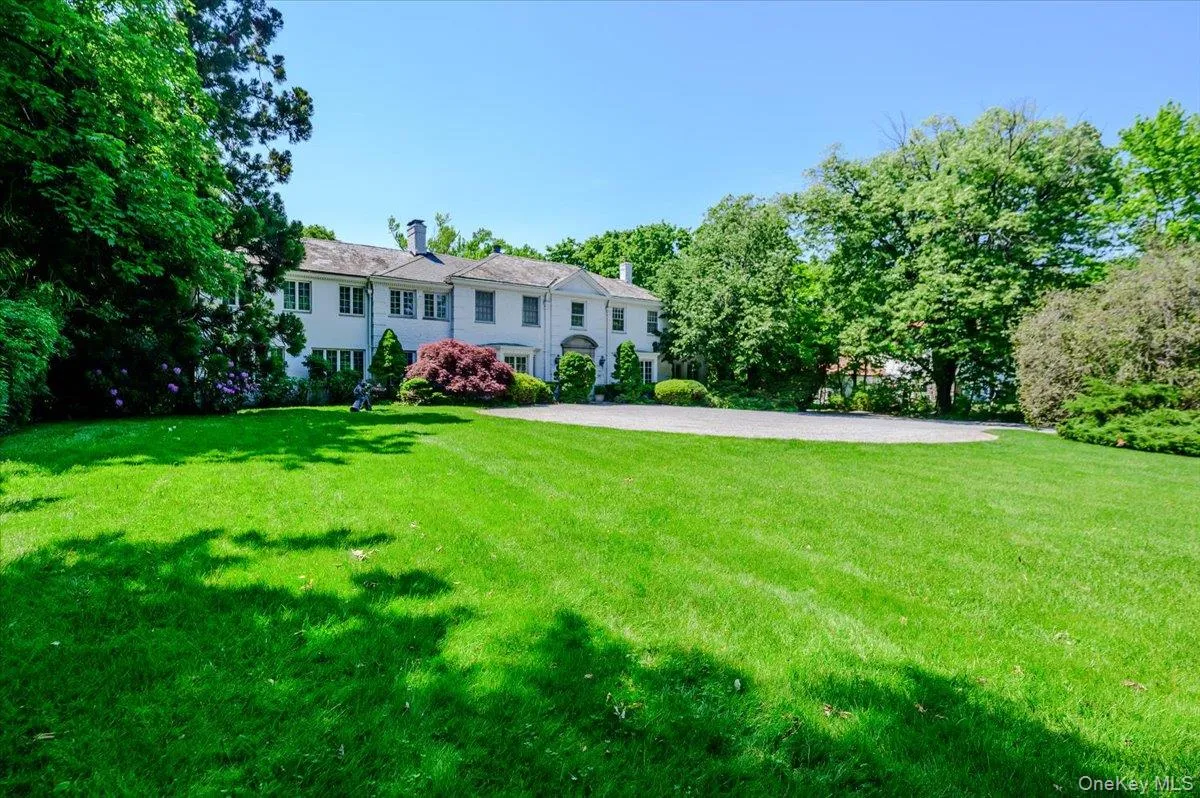 126 Station Road, North Hempstead, NY, 5 Bedrooms Bedrooms, 11 Rooms Rooms,4 BathroomsBathrooms,Residential,For Rent,Station,0,996679 126 Station Road, North Hempstead, NY, 5 Bedrooms Bedrooms, 11 Rooms Rooms,4 BathroomsBathrooms,Residential,For Rent,Station,0,996679