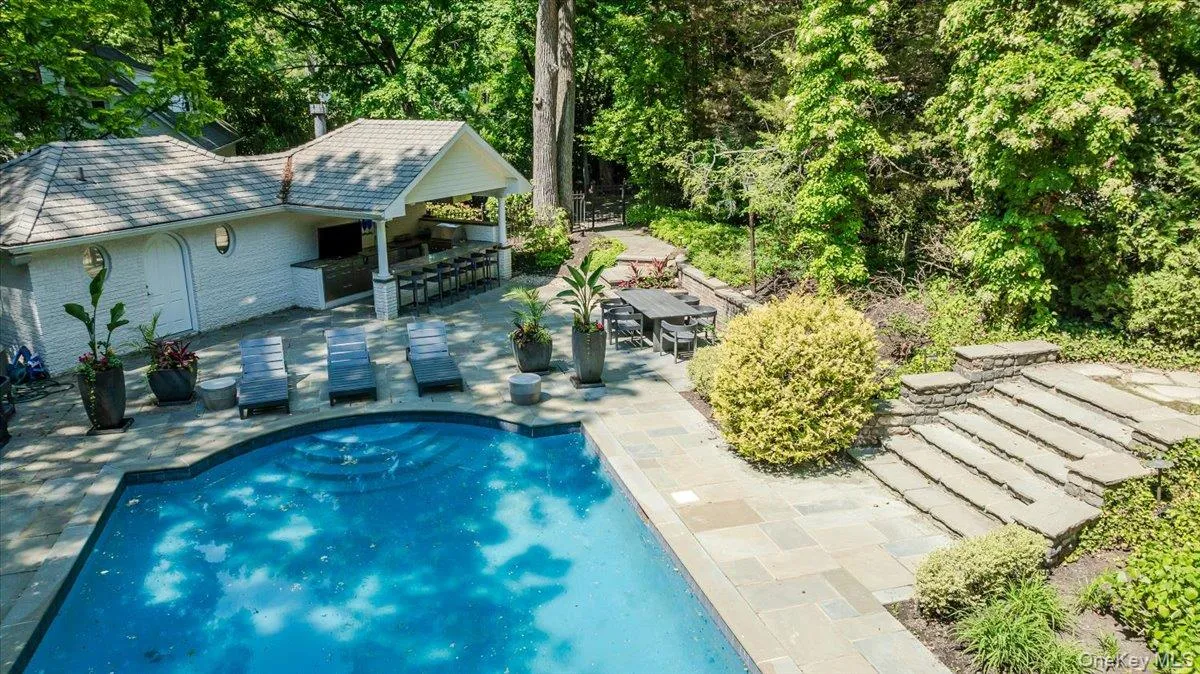 126 Station Road, North Hempstead, NY, 5 Bedrooms Bedrooms, 11 Rooms Rooms,4 BathroomsBathrooms,Residential,For Rent,Station,0,996679 126 Station Road, North Hempstead, NY, 5 Bedrooms Bedrooms, 11 Rooms Rooms,4 BathroomsBathrooms,Residential,For Rent,Station,0,996679