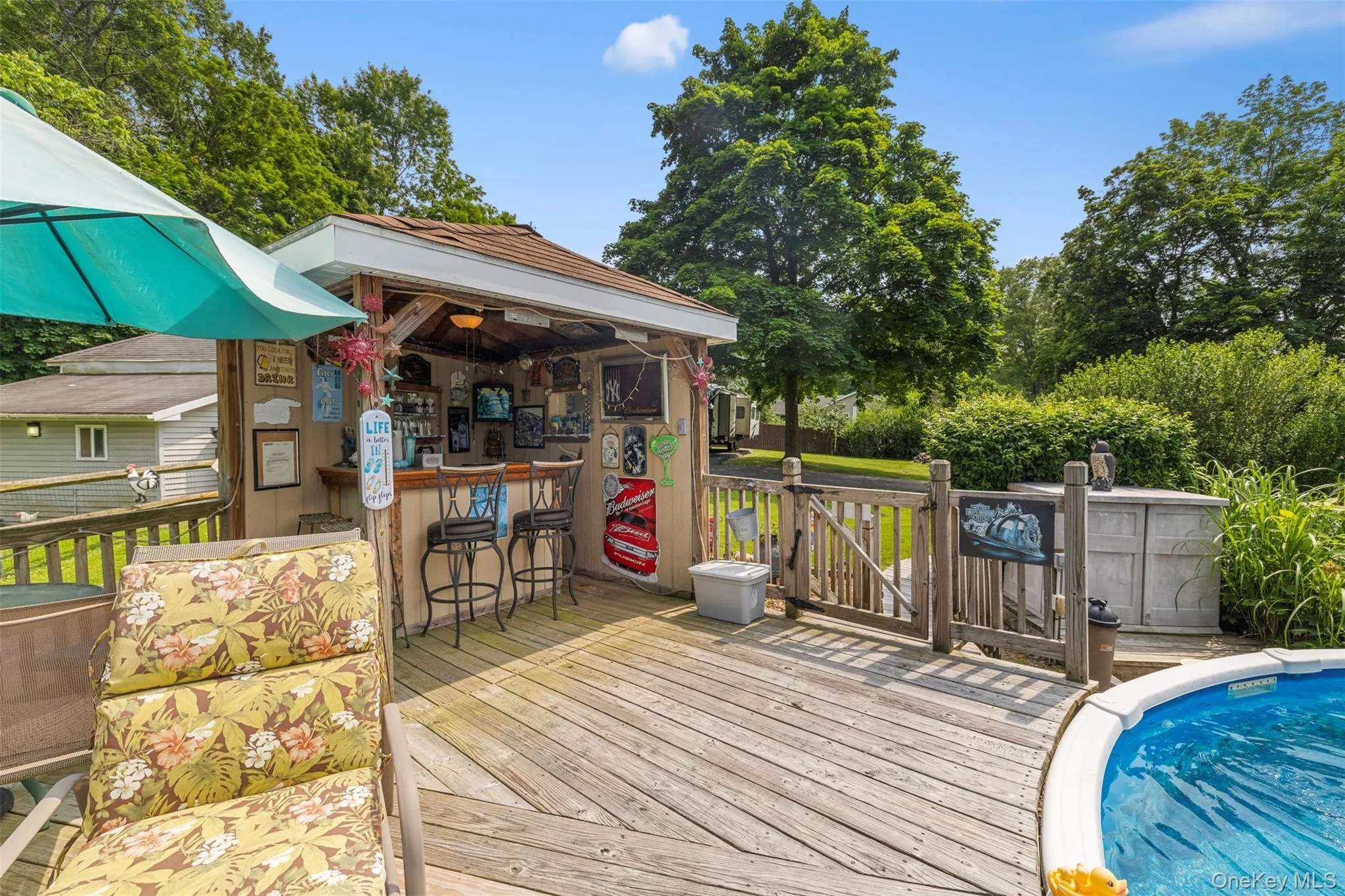Pool house/bar for entertaining! Pool house/bar for entertaining!