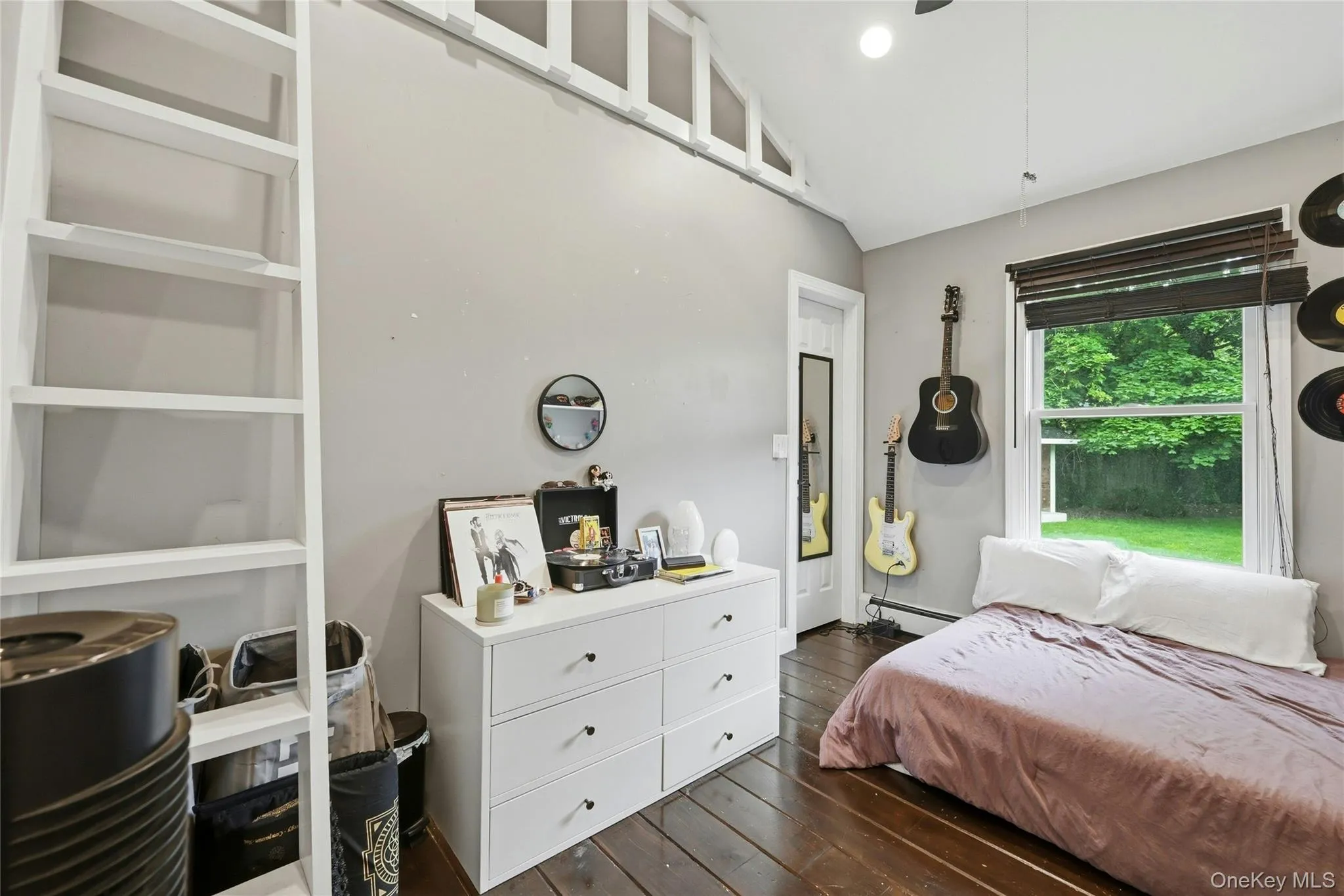 5 Judges Lane, Smithtown, NY, 3 Bedrooms Bedrooms, 7 Rooms Rooms,2 BathroomsBathrooms,Residential,For Rent,Judges,0,996702 5 Judges Lane, Smithtown, NY, 3 Bedrooms Bedrooms, 7 Rooms Rooms,2 BathroomsBathrooms,Residential,For Rent,Judges,0,996702
