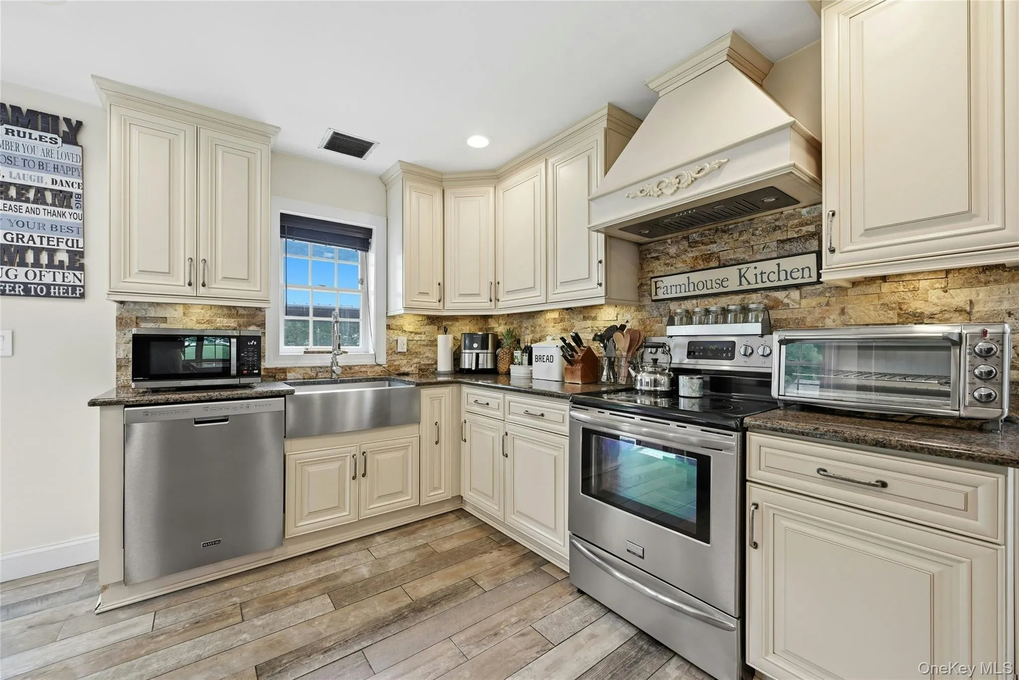 5 Judges Lane, Smithtown, NY, 3 Bedrooms Bedrooms, 7 Rooms Rooms,2 BathroomsBathrooms,Residential,For Rent,Judges,0,996702 5 Judges Lane, Smithtown, NY, 3 Bedrooms Bedrooms, 7 Rooms Rooms,2 BathroomsBathrooms,Residential,For Rent,Judges,0,996702