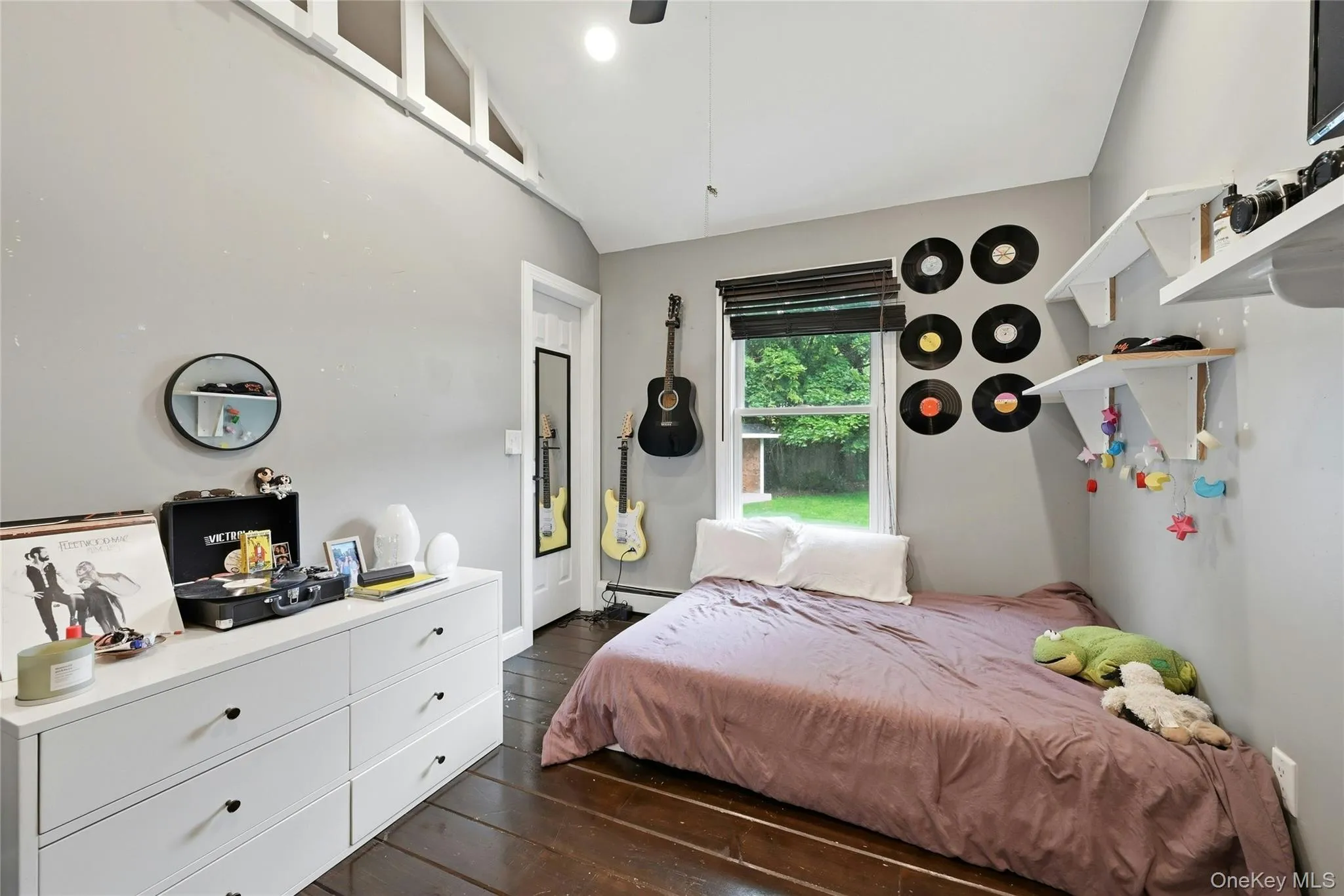 5 Judges Lane, Smithtown, NY, 3 Bedrooms Bedrooms, 7 Rooms Rooms,2 BathroomsBathrooms,Residential,For Rent,Judges,0,996702 5 Judges Lane, Smithtown, NY, 3 Bedrooms Bedrooms, 7 Rooms Rooms,2 BathroomsBathrooms,Residential,For Rent,Judges,0,996702