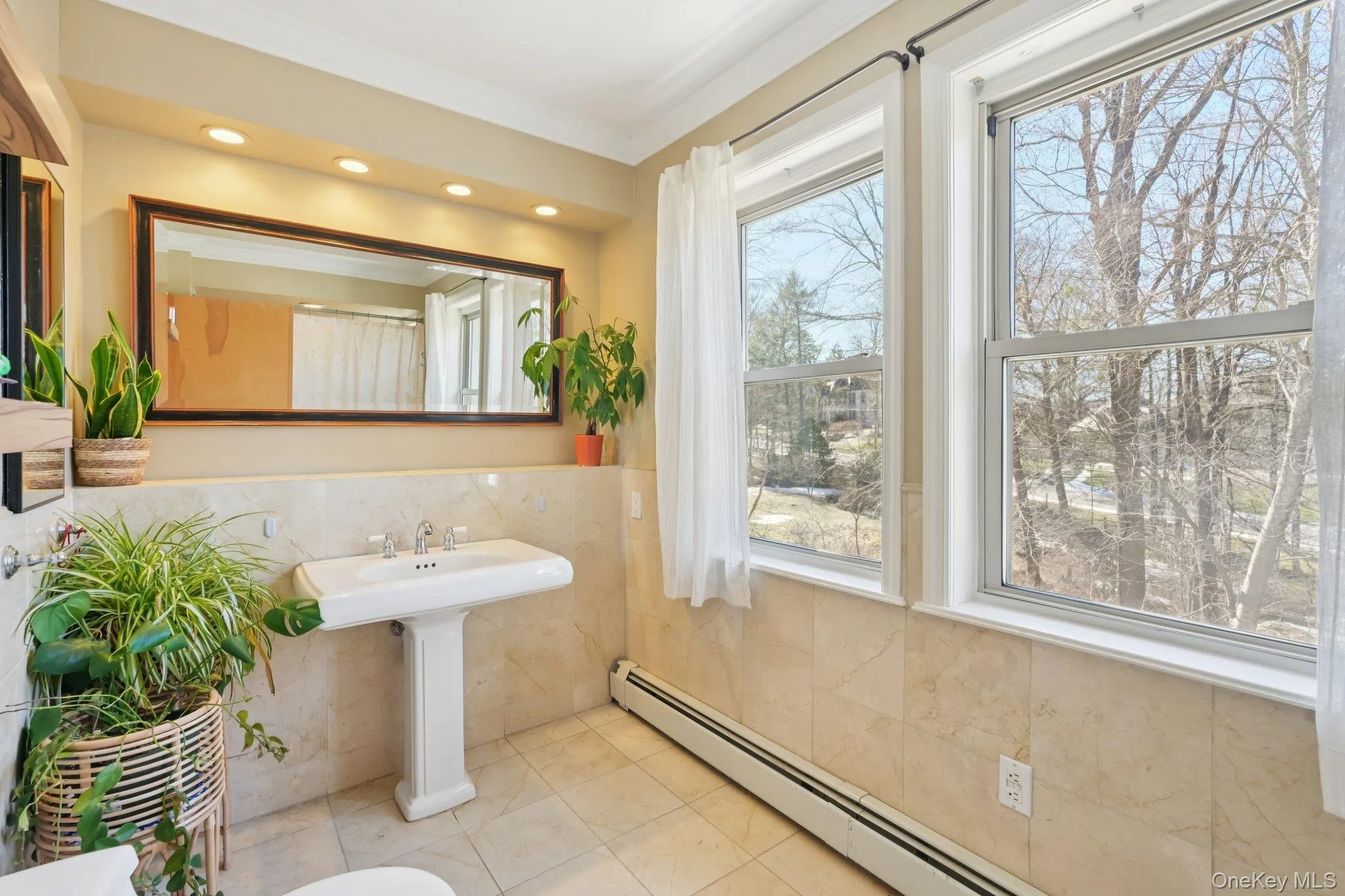 Full Bathroom 2 Full Bathroom 2