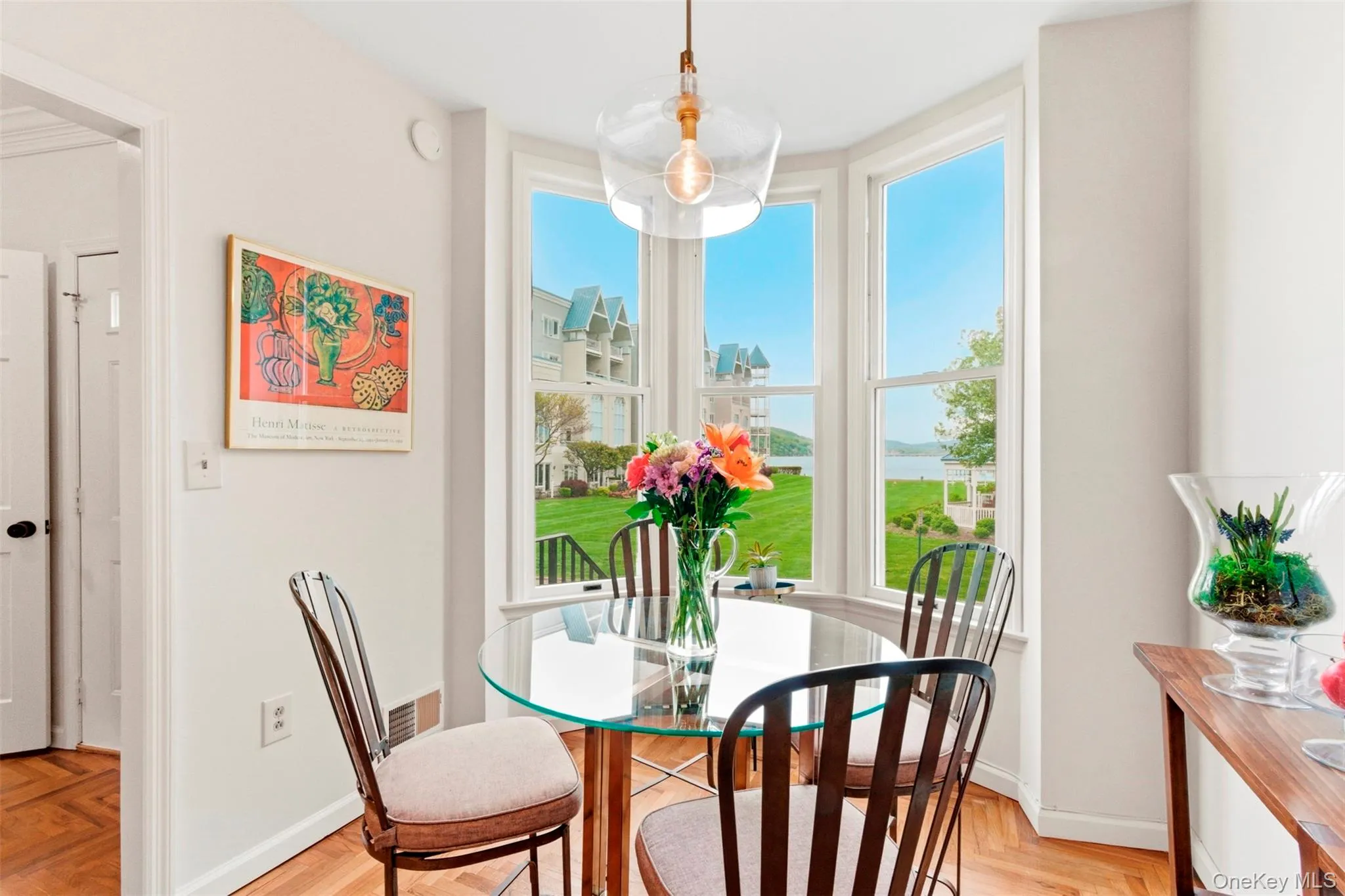Breakfast Nook with Hudson River views! Breakfast Nook with Hudson River views!