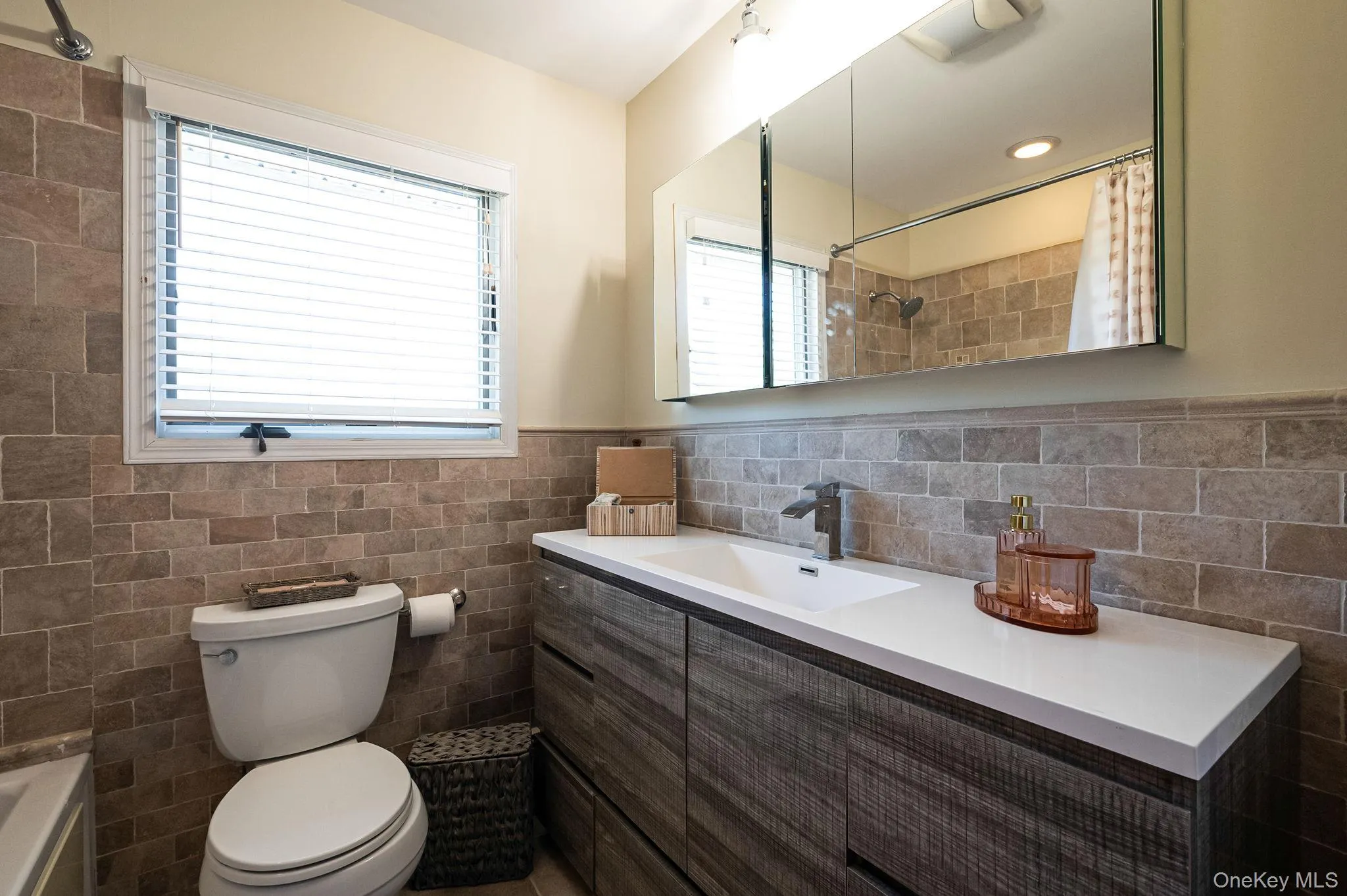 40 Boxwood Drive, Smithtown, NY, 5 Bedrooms Bedrooms, 10 Rooms Rooms,3 BathroomsBathrooms,Residential Sale,For Rent,Boxwood,0,996745 40 Boxwood Drive, Smithtown, NY, 5 Bedrooms Bedrooms, 10 Rooms Rooms,3 BathroomsBathrooms,Residential Sale,For Rent,Boxwood,0,996745