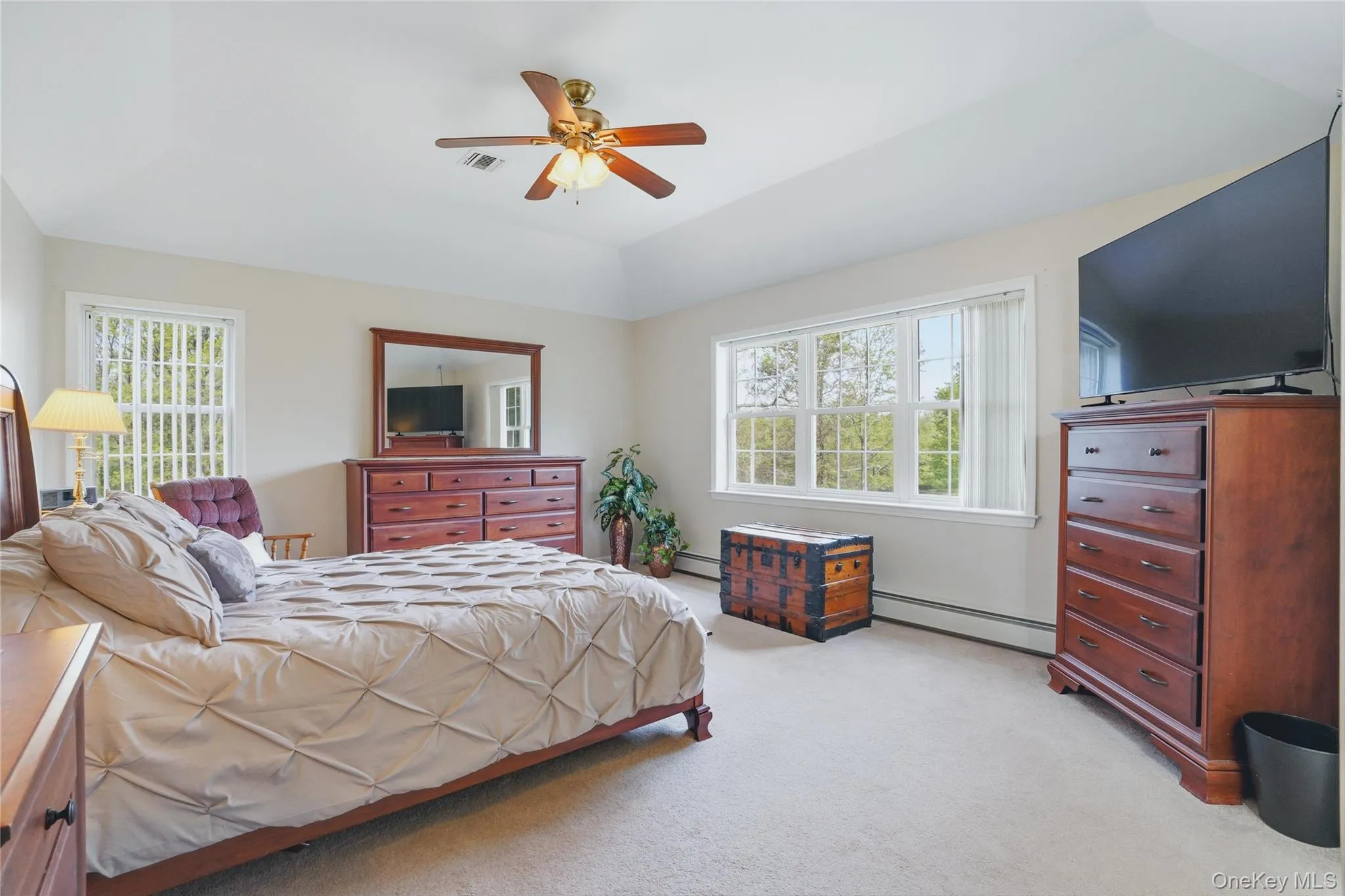 Spacious primary bedroom Spacious primary bedroom